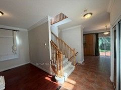 16 Panorama Way, Hamilton, ON L8E 6C6 photo 3
