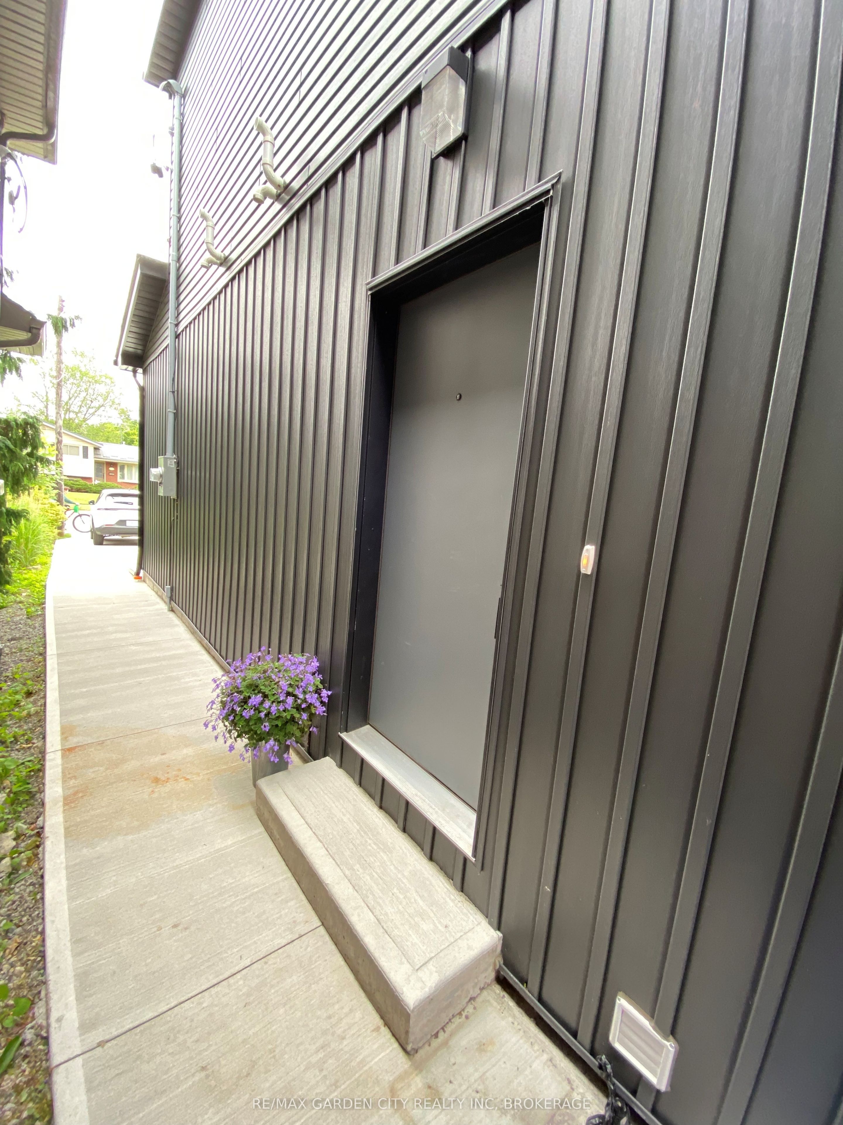 618 Clare Avenue LOWER, Welland, ON L3C 3C1 photo 2