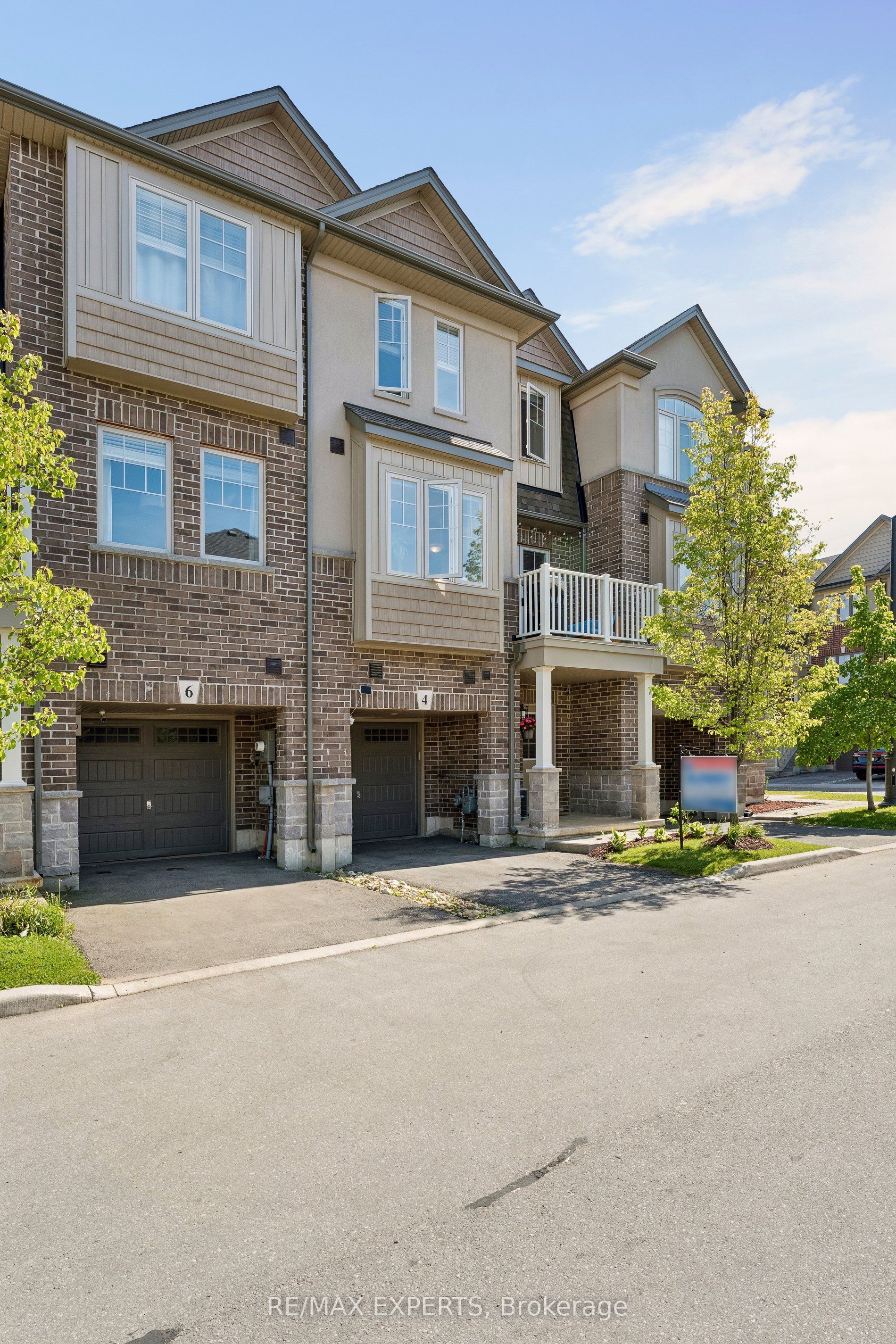 4 Groom Lane, Hamilton, ON L9K 0K1 photo 2