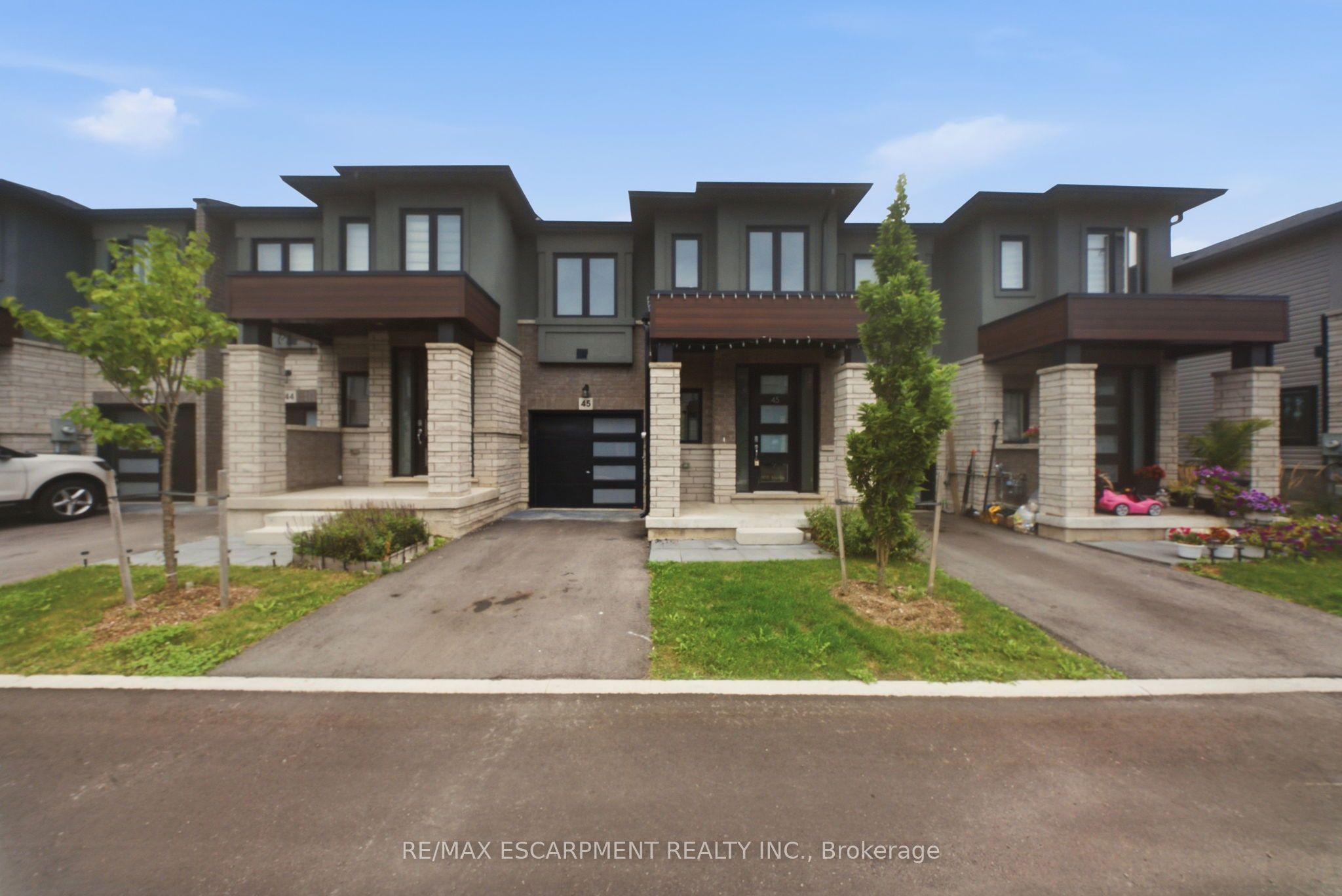 155 Equestrian Way 45, Cambridge, ON N3E 0E8 photo 2