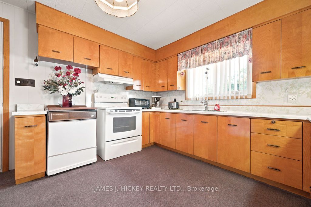 54 Ottawa Street, Laurentian Hills, ON K0J 1J0 photo 3