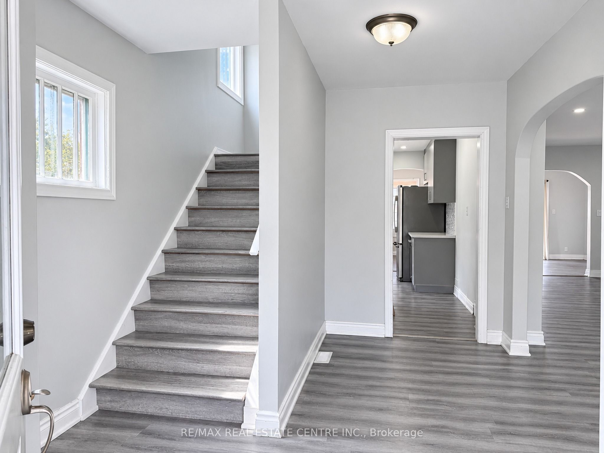 39 OAKLAND Avenue, Welland, ON L3C 2B8 photo 3