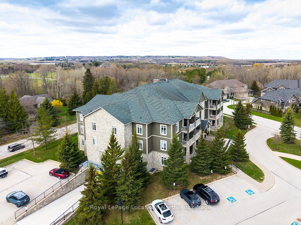 25 Beaver Street S 304, Blue Mountains, ON N0H 2P0 photo 2