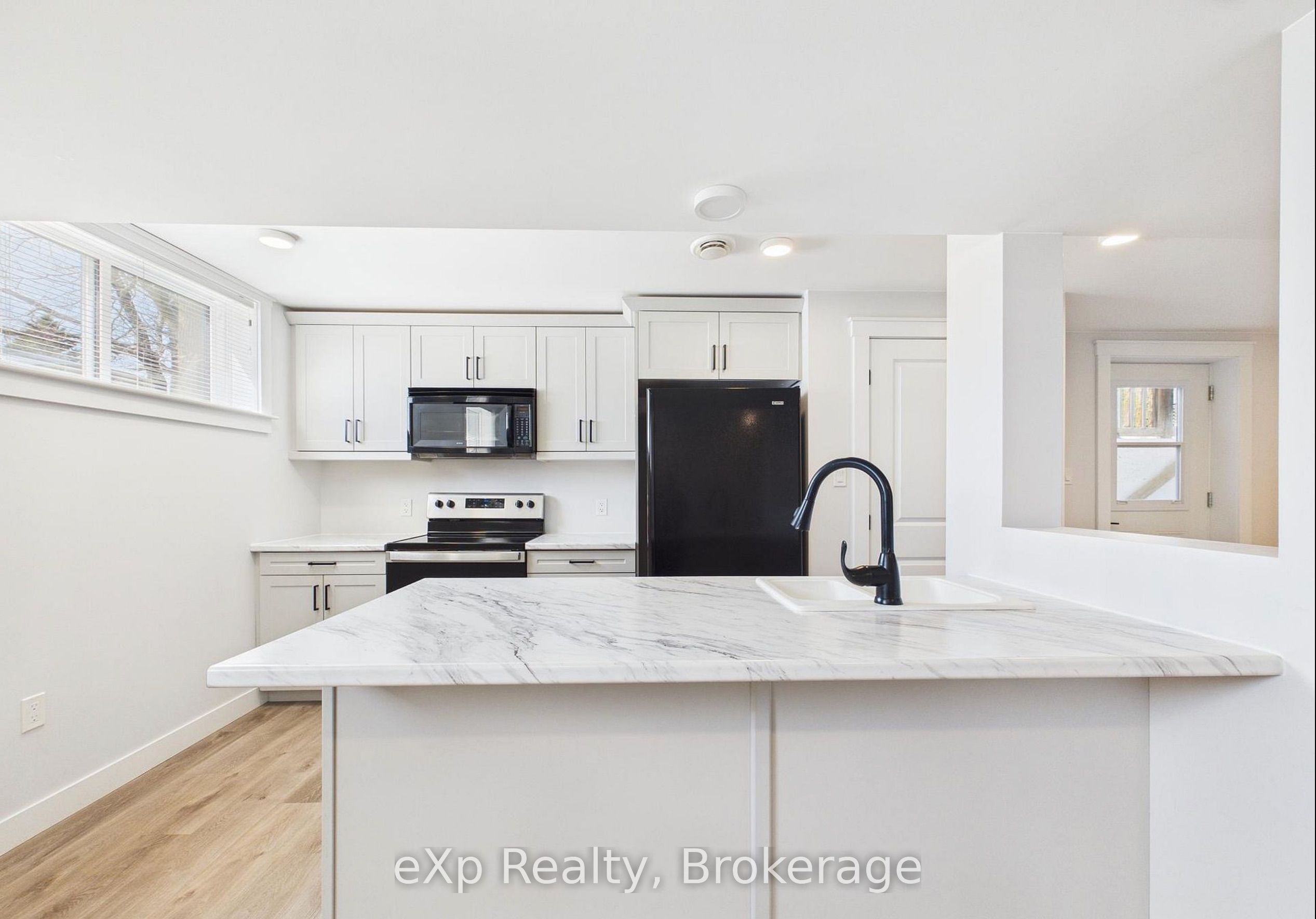 966 Charles Street B Lower, Kincardine, ON N2Z 2C3 photo 4