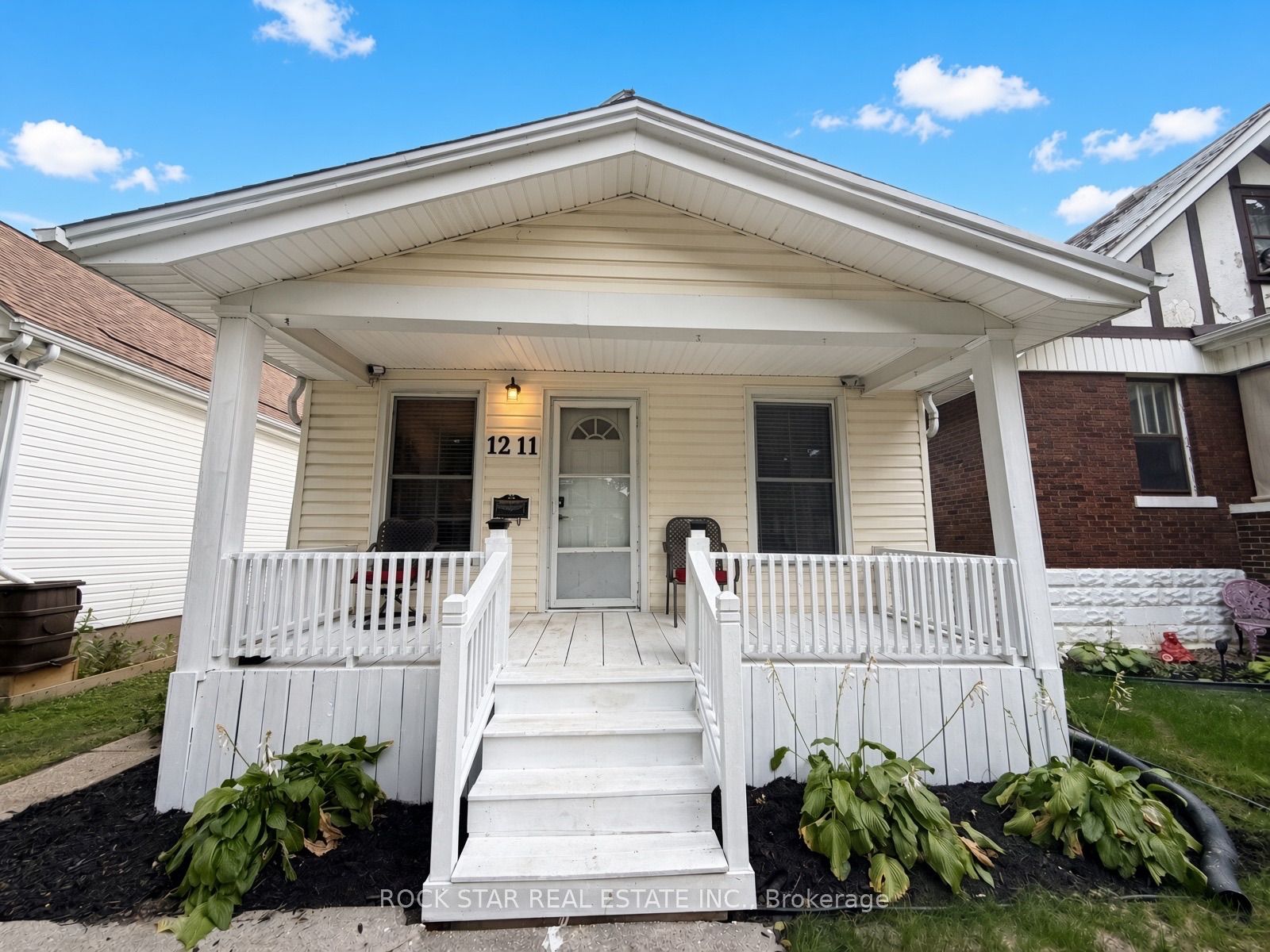 1211 Lincoln Road, Windsor, ON N8Y 2H9 photo 3