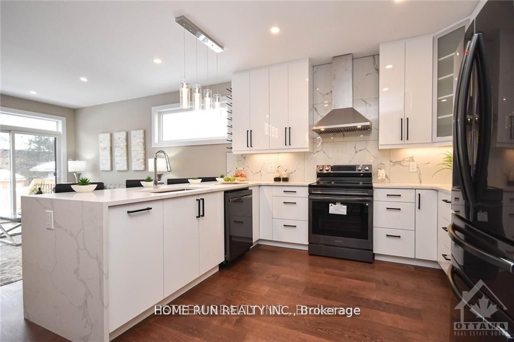 314 Cyr Avenue A, Vanier and Kingsview Park, ON K1L 7N7 photo 5