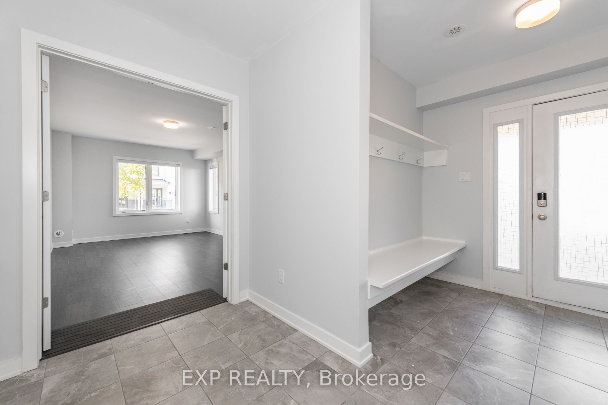 546 Woven Private, Stittsville - Munster - Richmond, ON K2S 3B2 photo 5