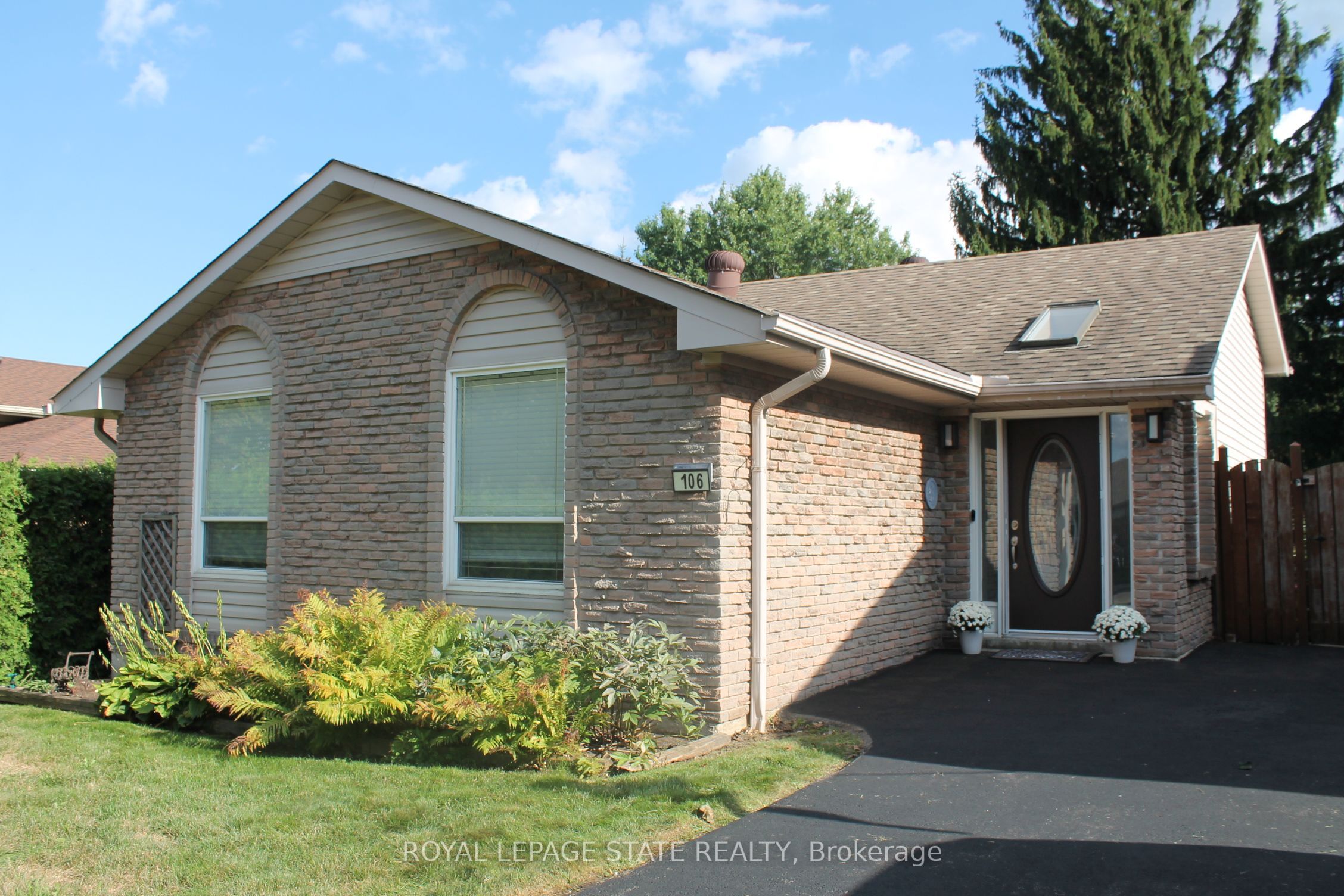 106 Appleford Road, Hamilton, ON L9C 6B8 photo 2