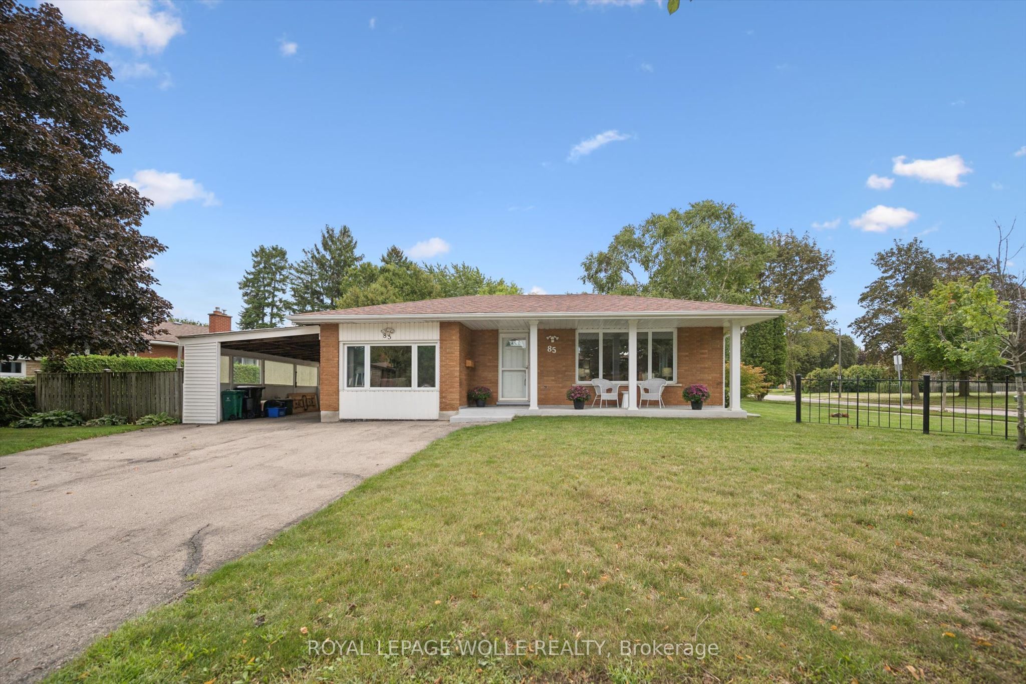 85 Indian Road, Kitchener, ON N2B 2S6 photo 2
