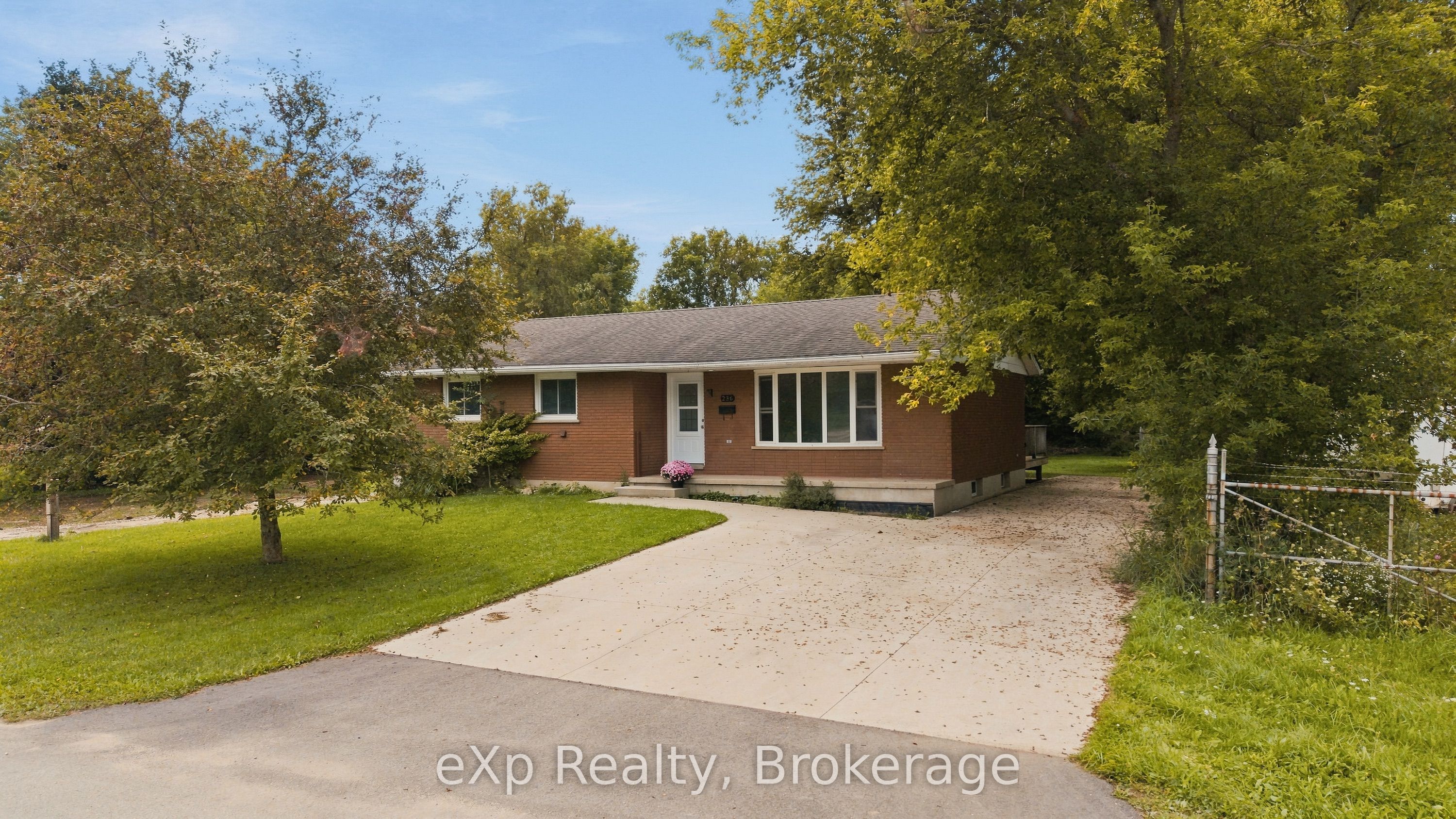 236 Bruce Street S, West Grey, ON N0G 1R0