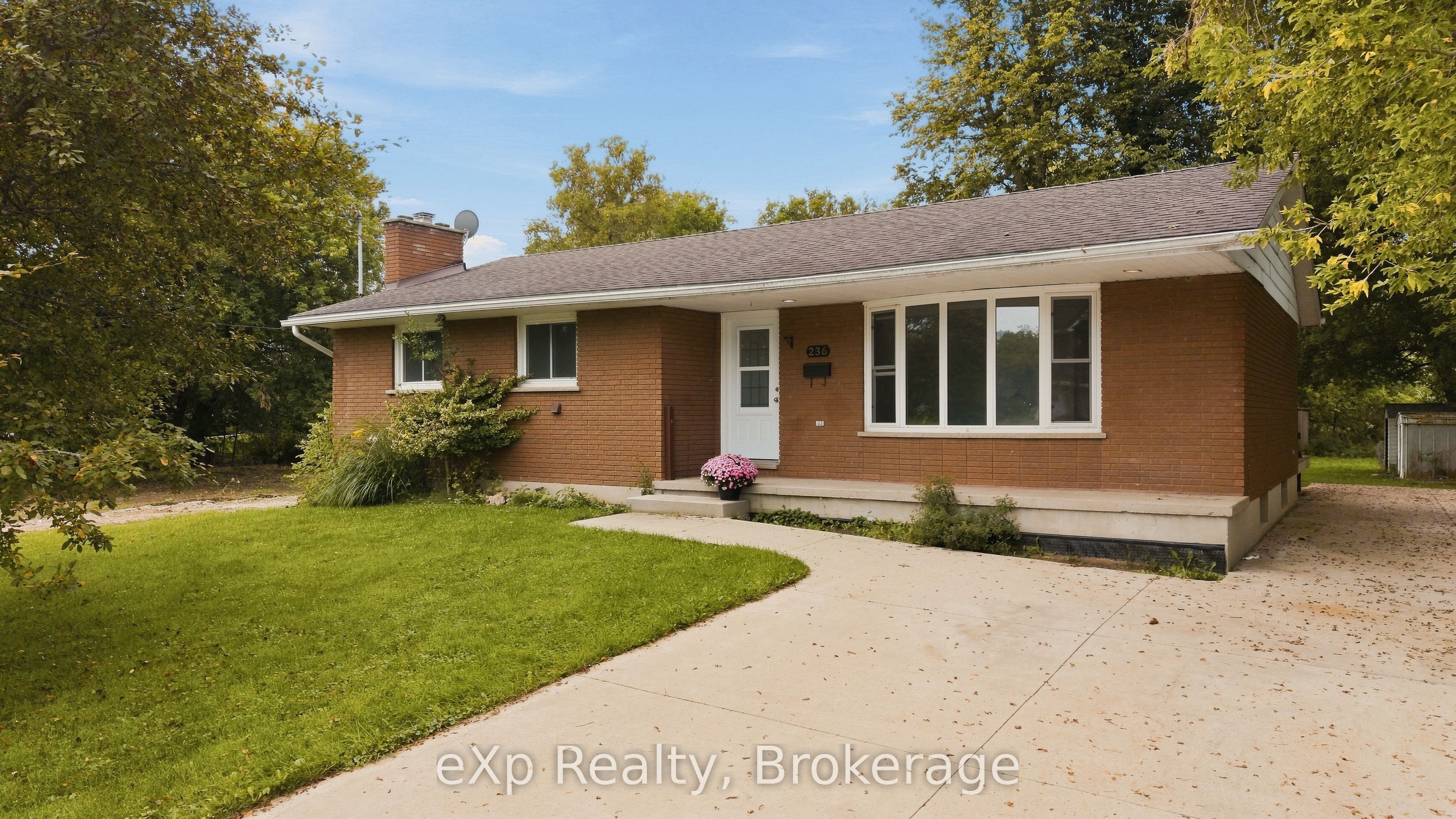 236 Bruce Street S, West Grey, ON N0G 1R0 photo 2