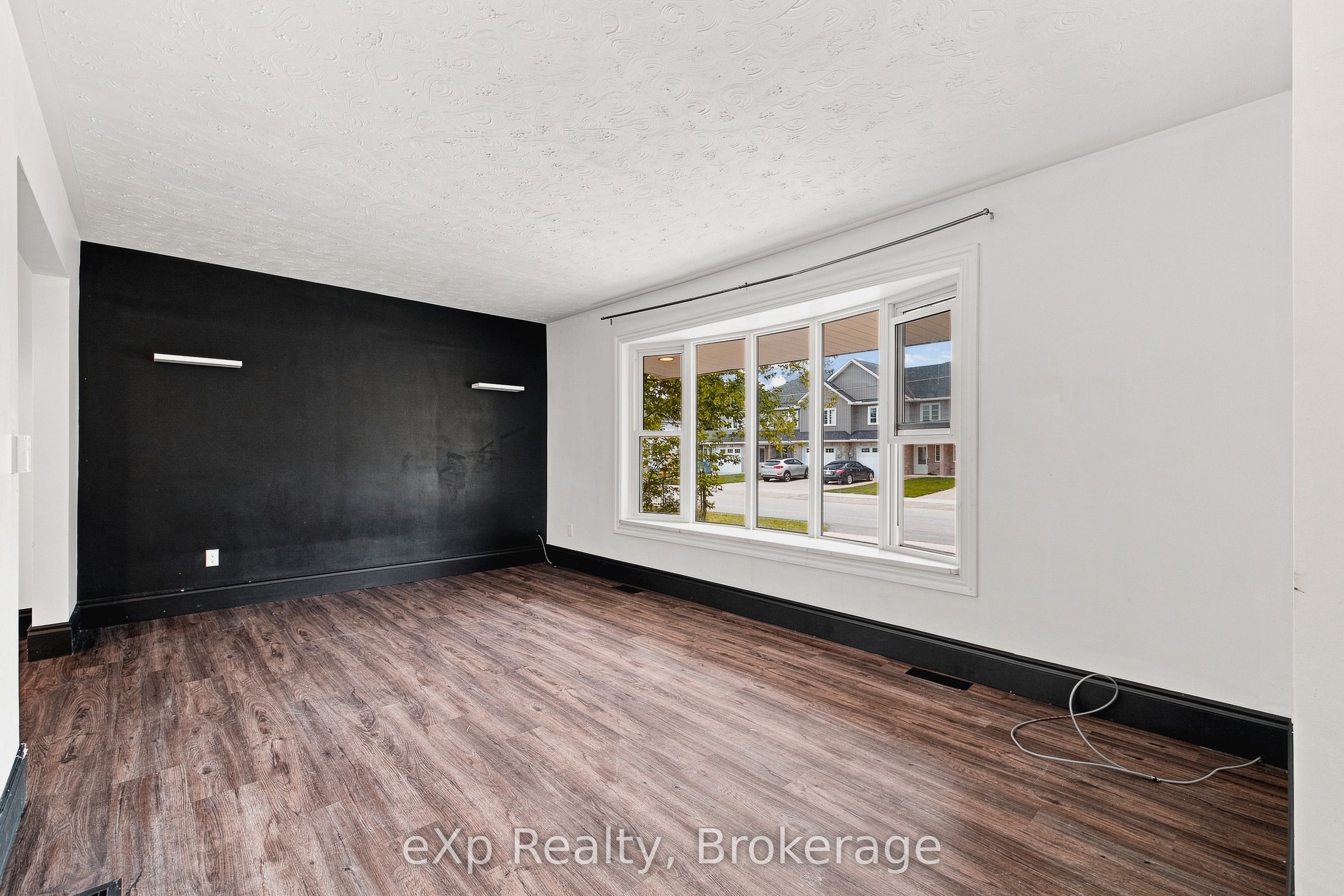 236 Bruce Street S, West Grey, ON N0G 1R0 photo 5