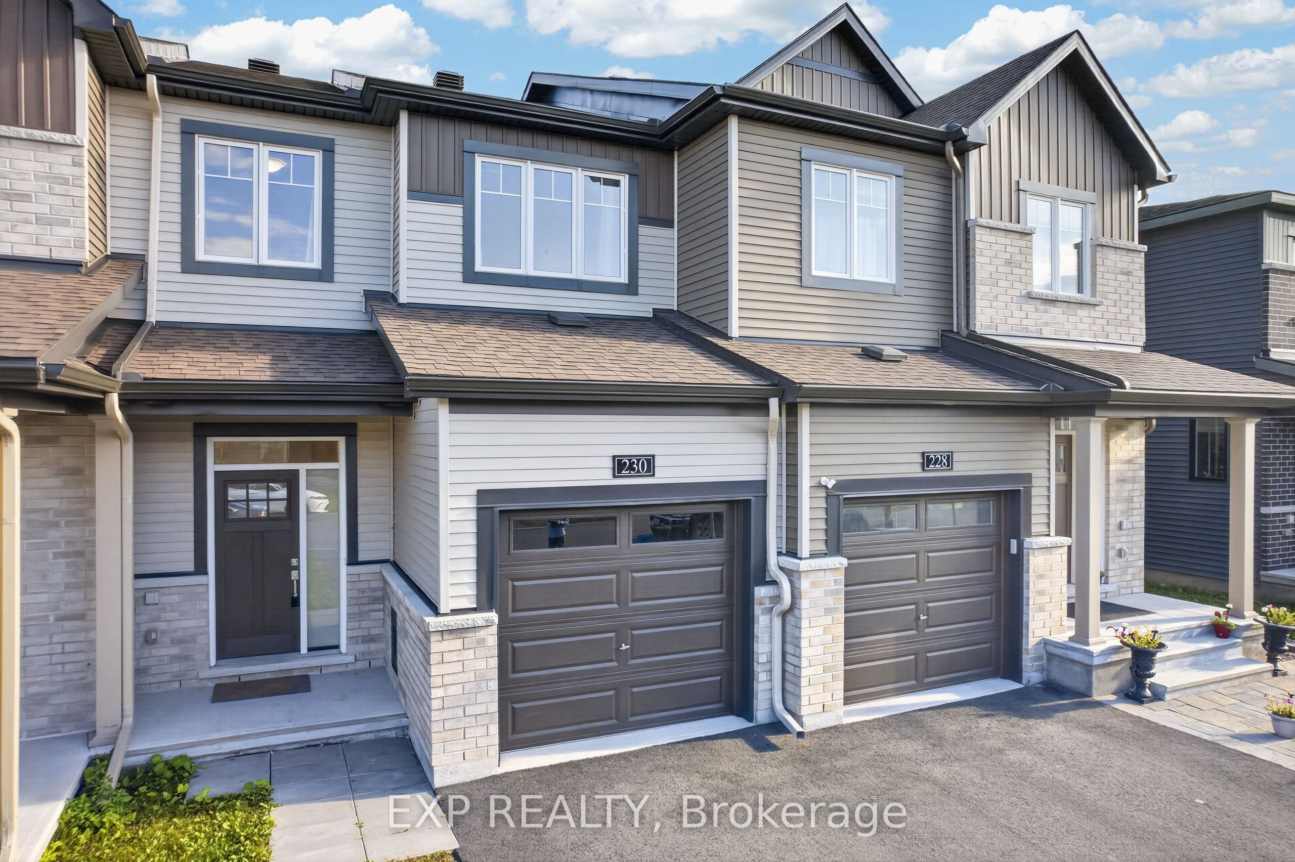 230 Shallow Pond Place, Orleans - Cumberland and Area, ON K4A 5P3 photo 2