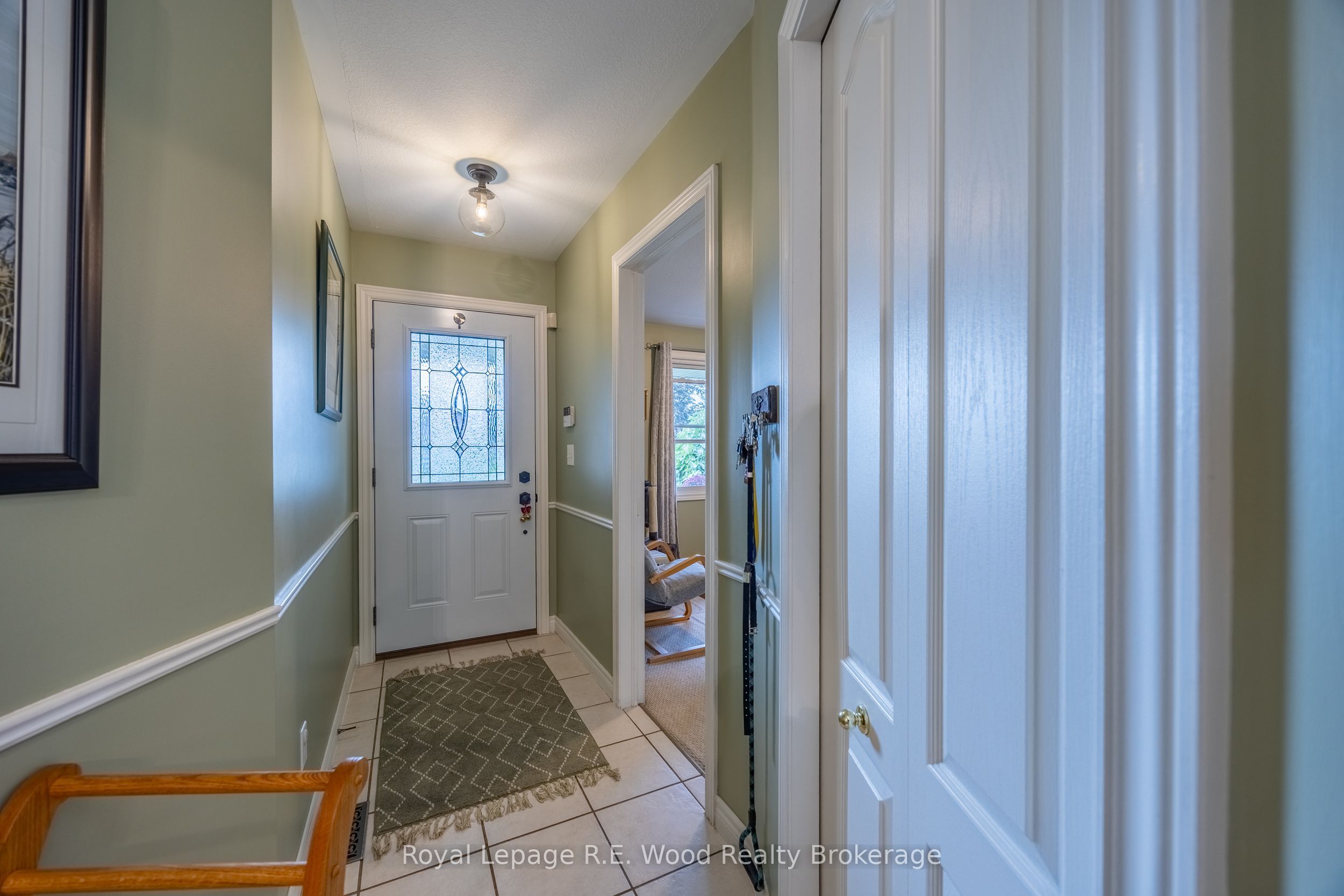 23 Peach Street, Tillsonburg, ON N4G 5N8 photo 3