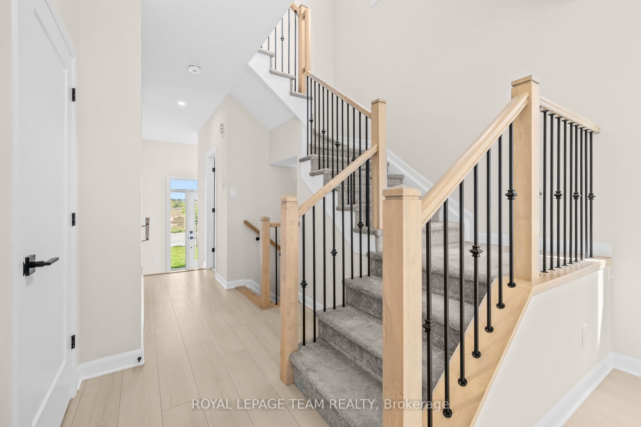 521 WINTERSET Road, Kanata, ON K2T 0P4 photo 3