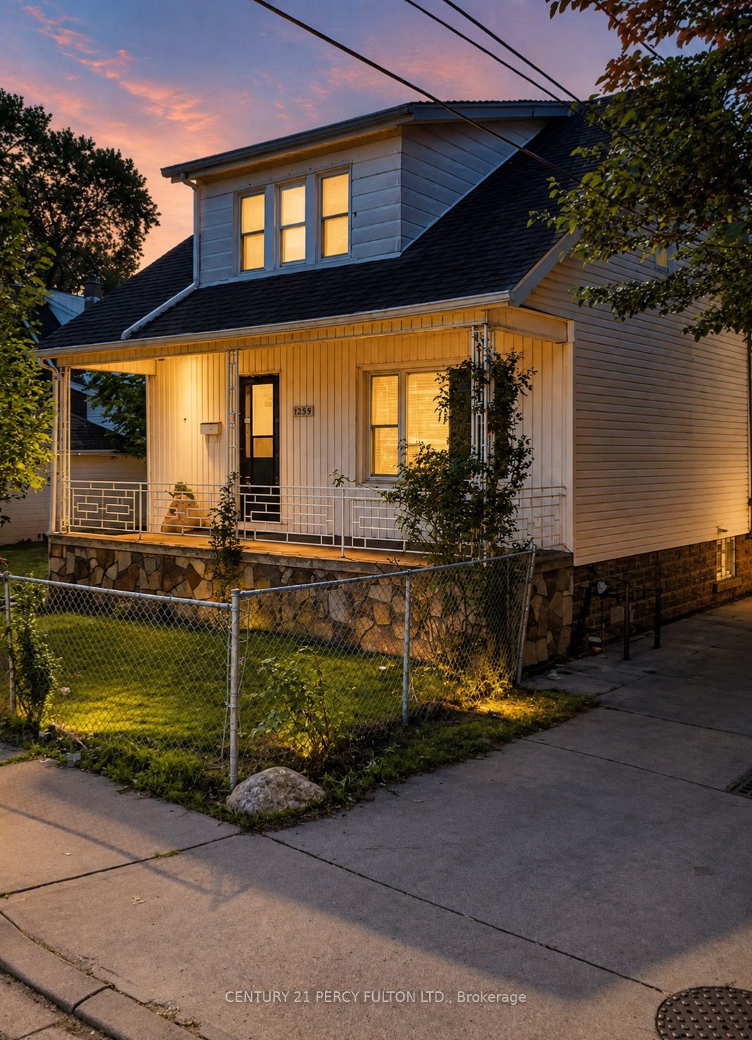 1259 CATARAQUI Street, Windsor, ON N9A 3R2