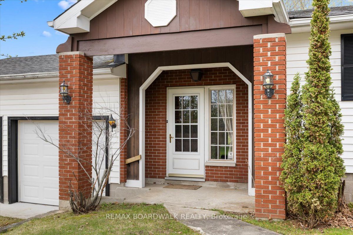 815 Christie Lake Road, Tay Valley, ON K7H 3C6 photo 3