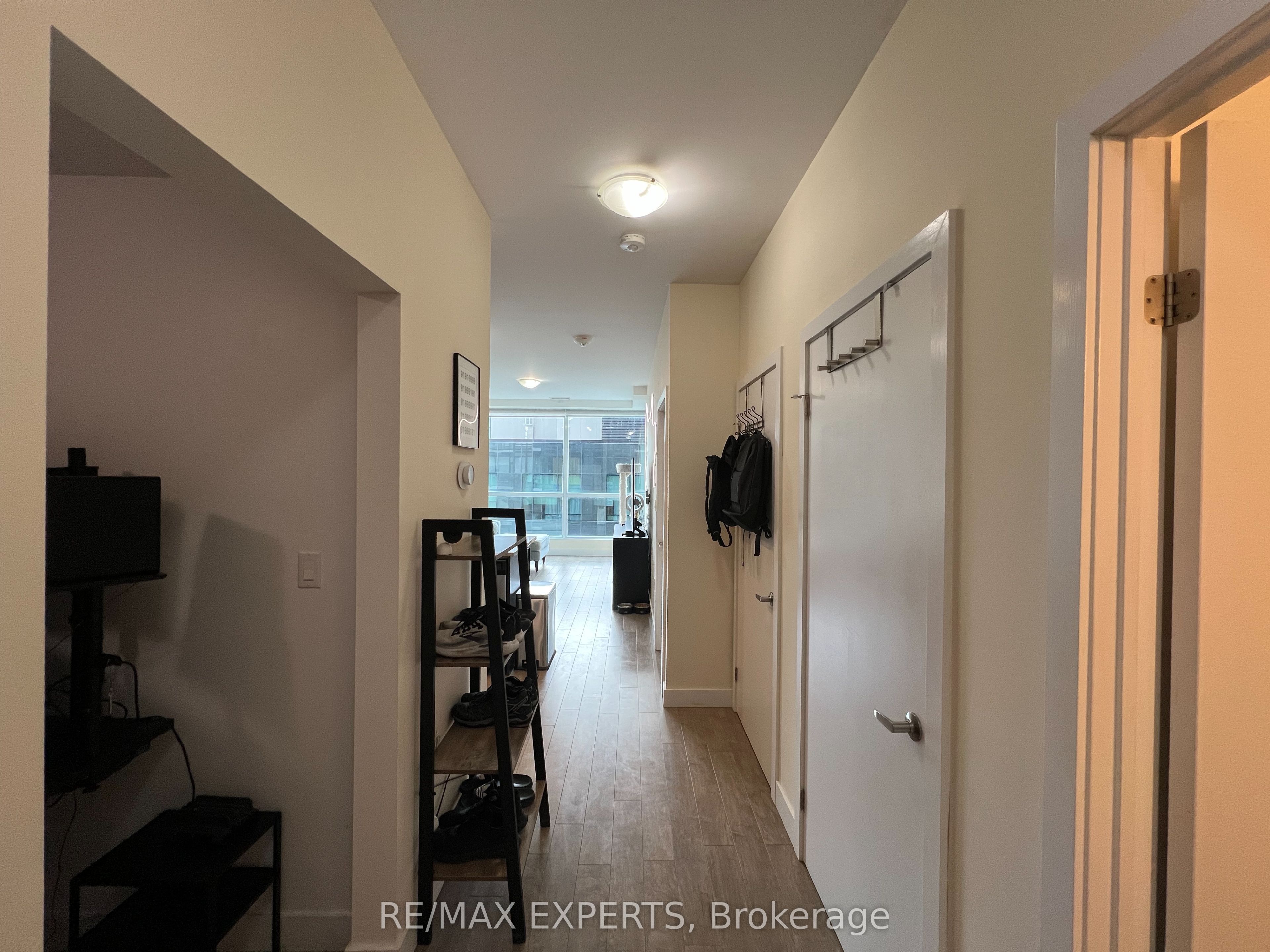 100 Garment Street 705, Kitchener, ON N2G 0C3 photo 2