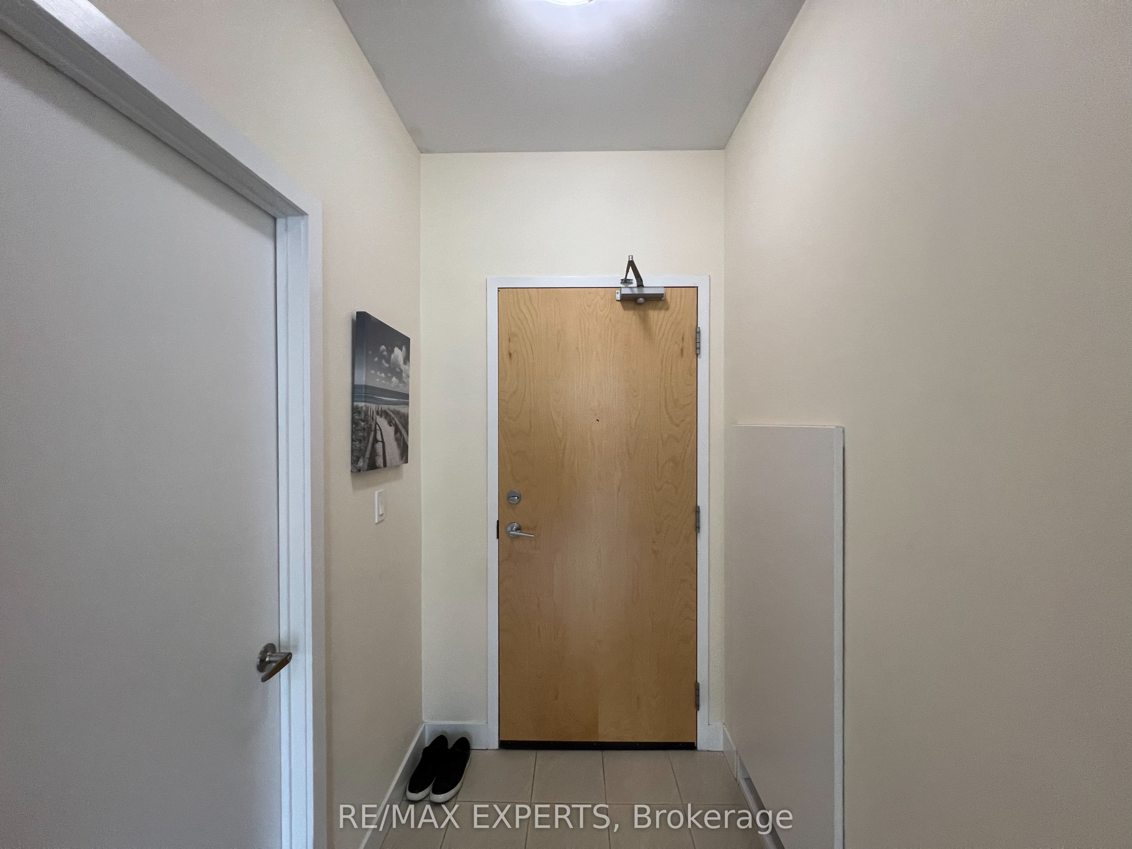 100 Garment Street 705, Kitchener, ON N2G 0C3 photo 3
