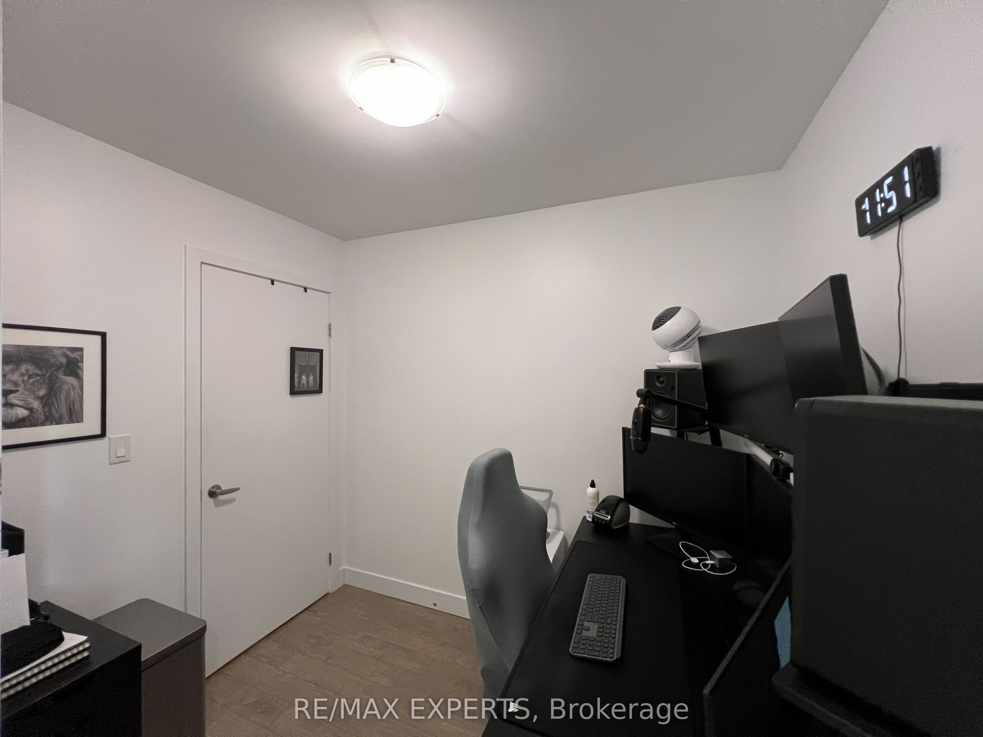 100 Garment Street 705, Kitchener, ON N2G 0C3 photo 4