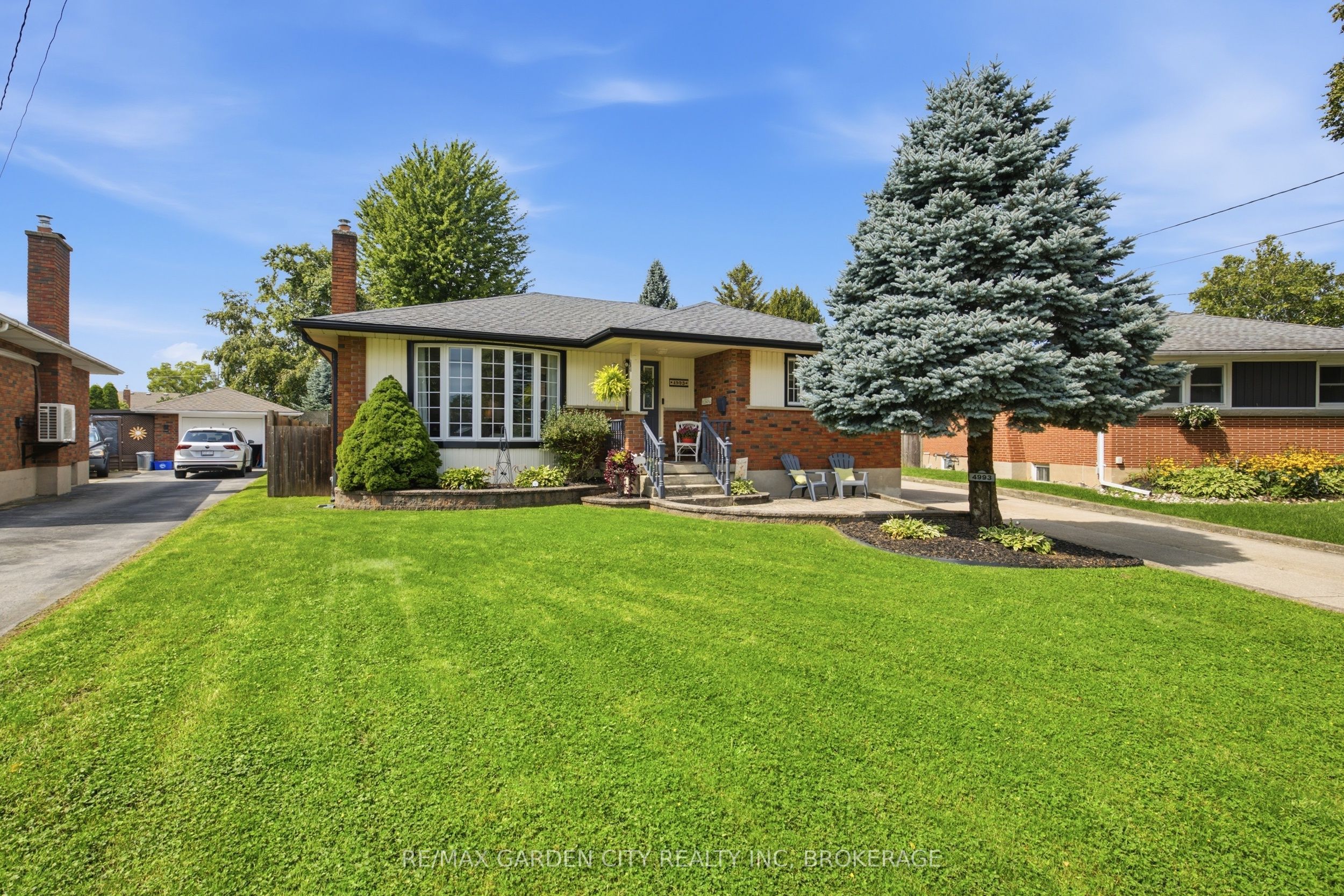 4993 RENDALL Crescent, Niagara Falls, ON L2E 5E6 photo 2