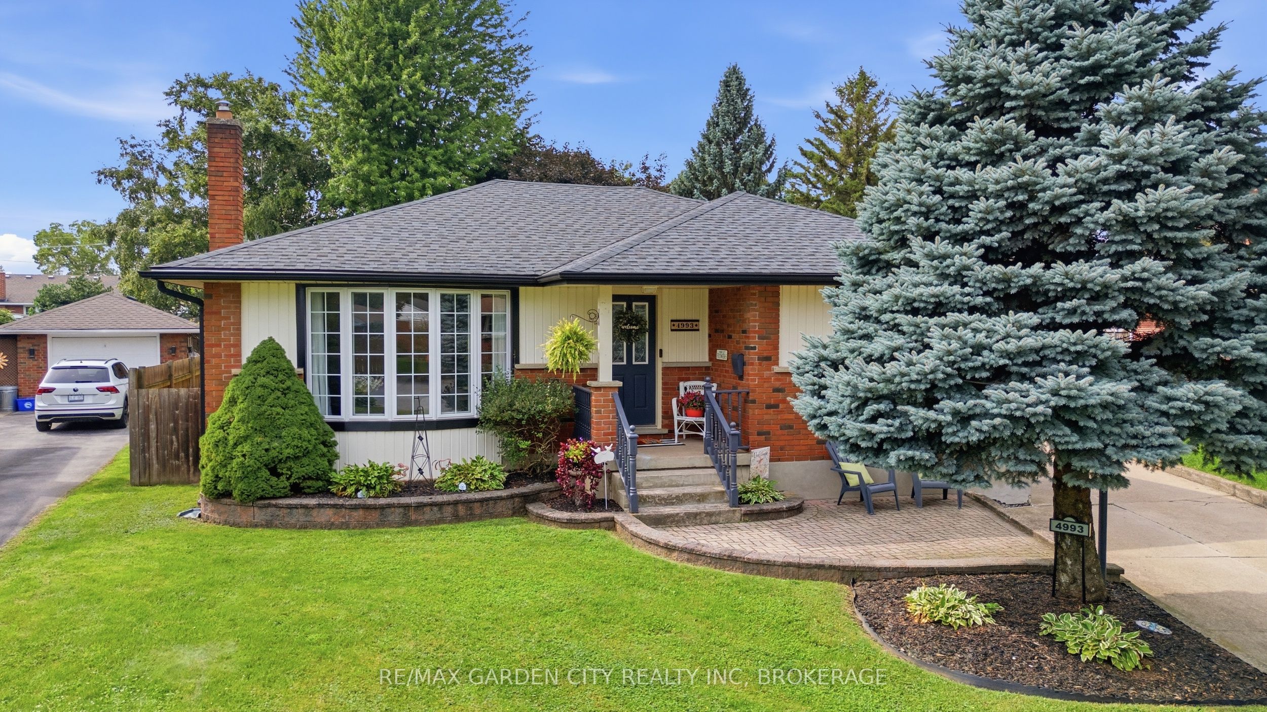 4993 RENDALL Crescent, Niagara Falls, ON L2E 5E6 photo 3
