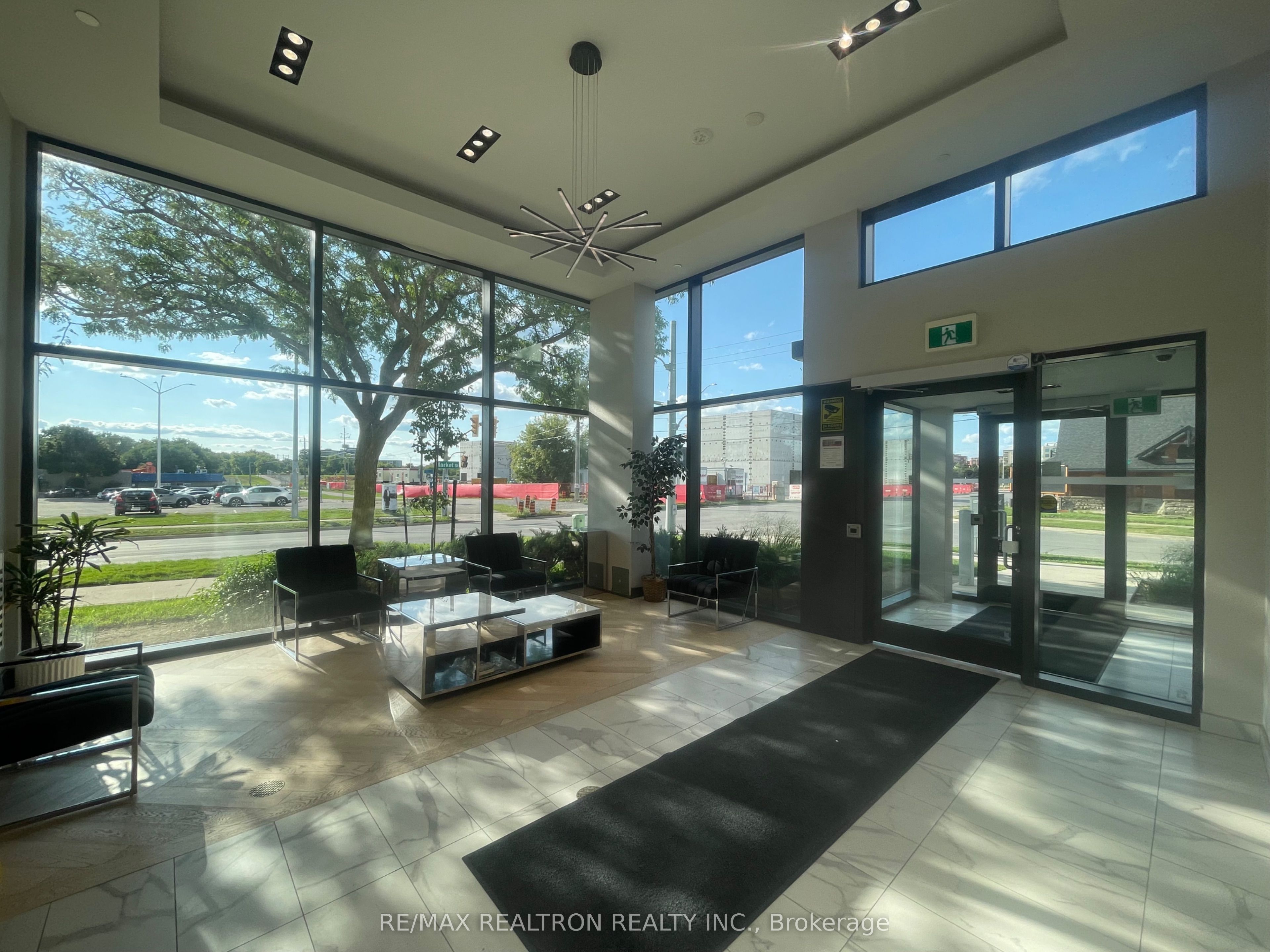 7 Erie Avenue 803, Brantford, ON N3S 2E7 photo 4