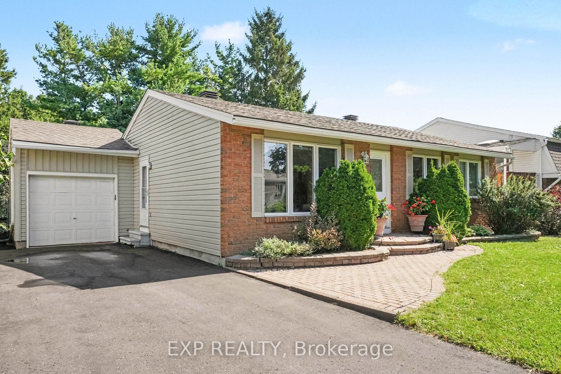 1347 Metz Crescent, Overbrook - Castleheights and Area, ON K1K 3Z6