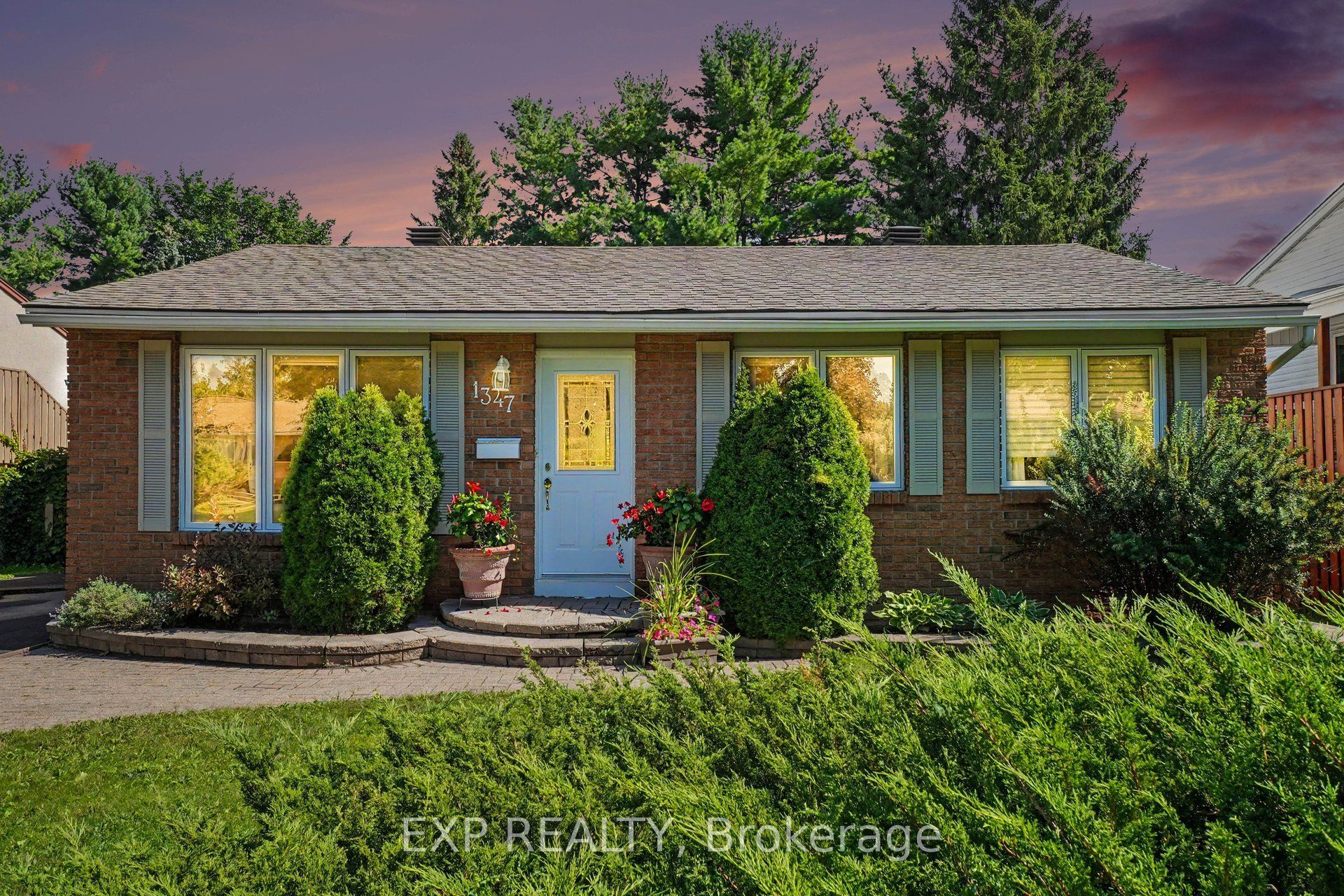 1347 Metz Crescent, Overbrook - Castleheights and Area, ON K1K 3Z6 photo 2