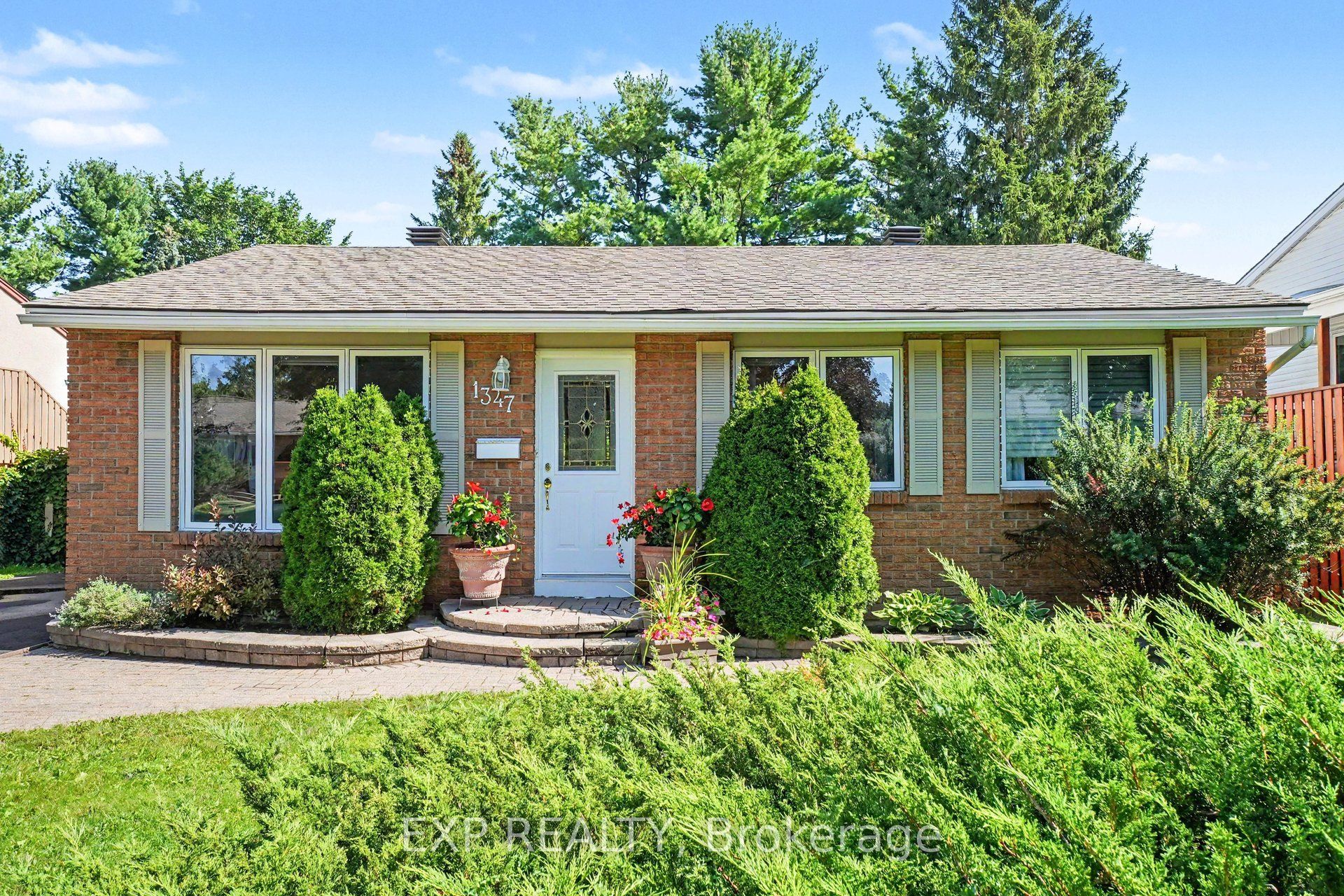 1347 Metz Crescent, Overbrook - Castleheights and Area, ON K1K 3Z6 photo 3