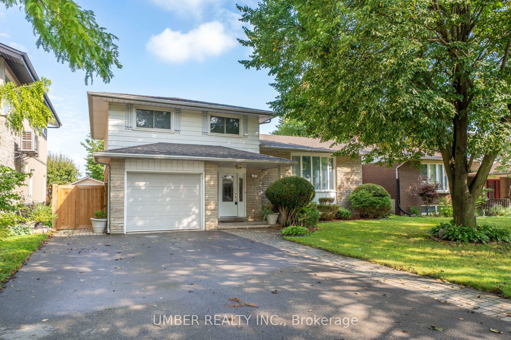 20 Bishop Court, Kitchener, ON N2B 2S1