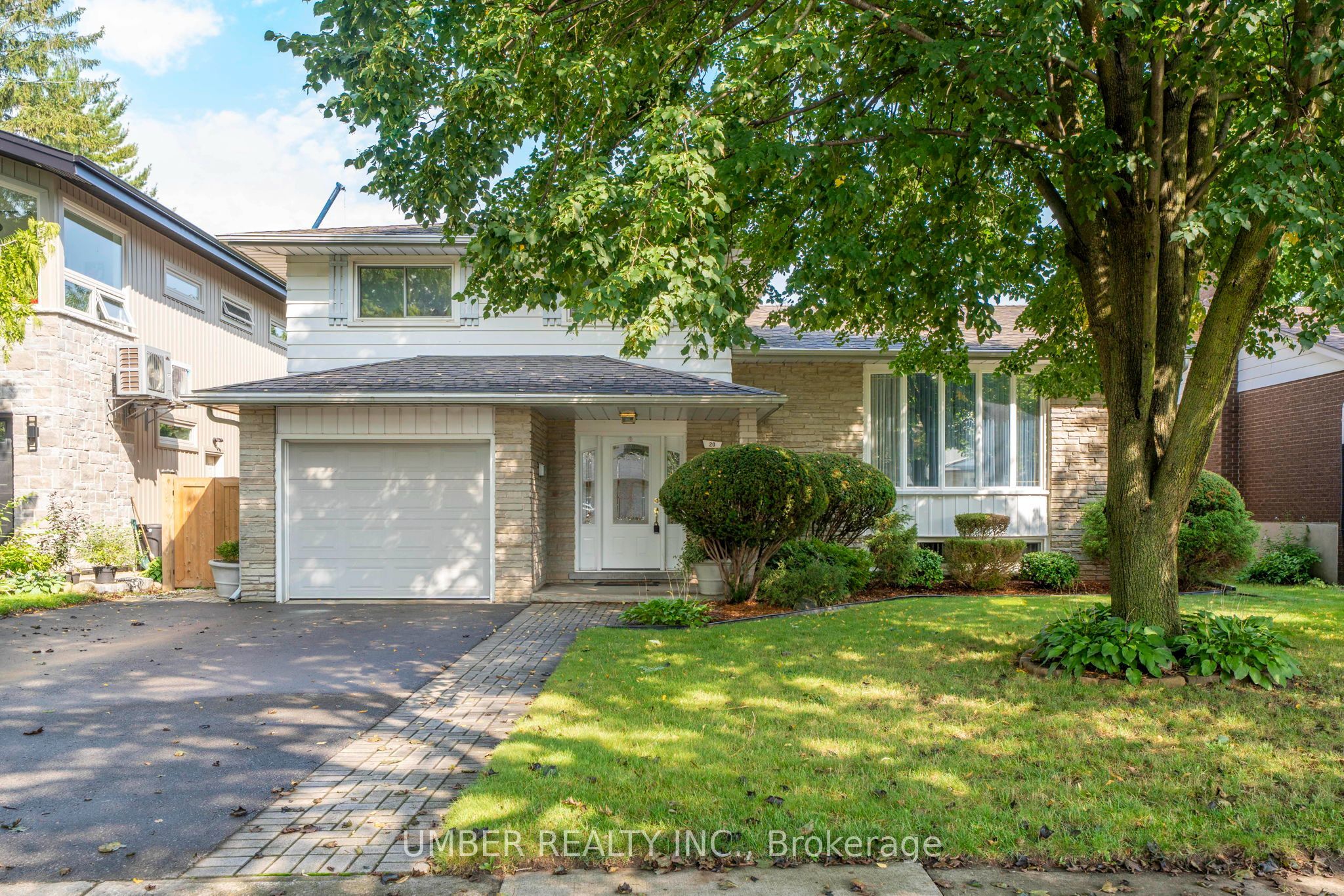 20 Bishop Court, Kitchener, ON N2B 2S1 photo 3