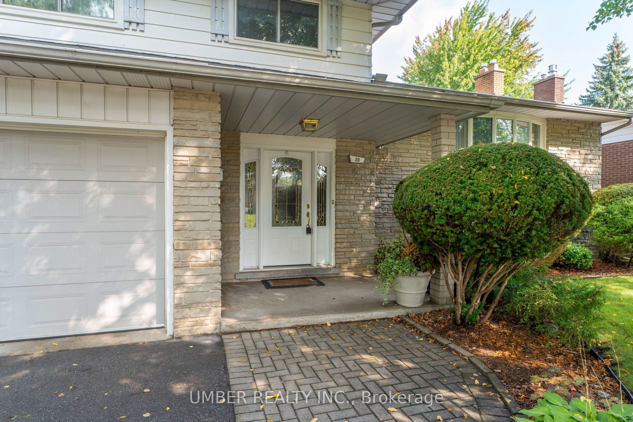 20 Bishop Court, Kitchener, ON N2B 2S1 photo 4