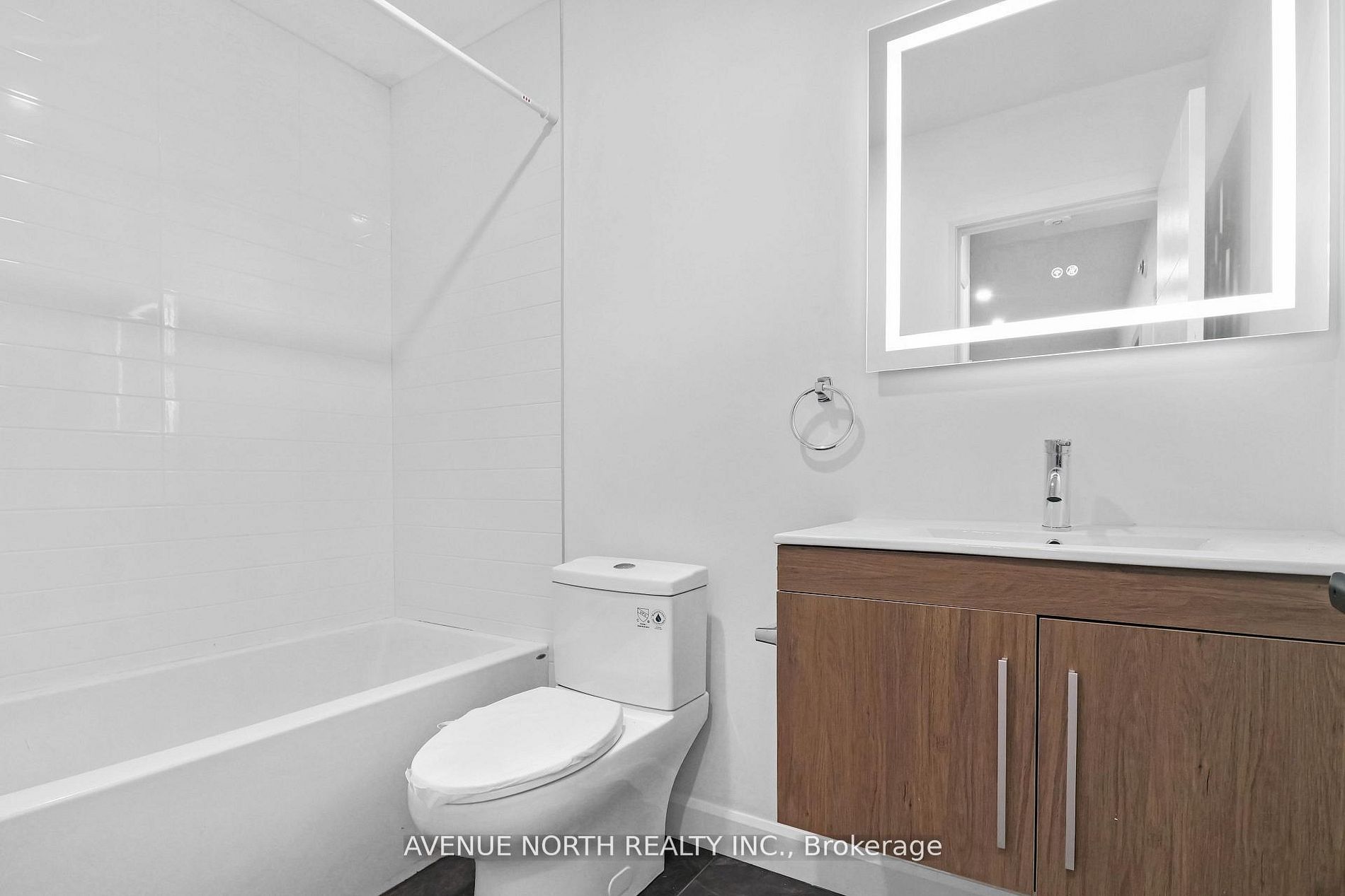 96 Jolliet Avenue 1, Vanier and Kingsview Park, ON K1L 5H2 photo 4