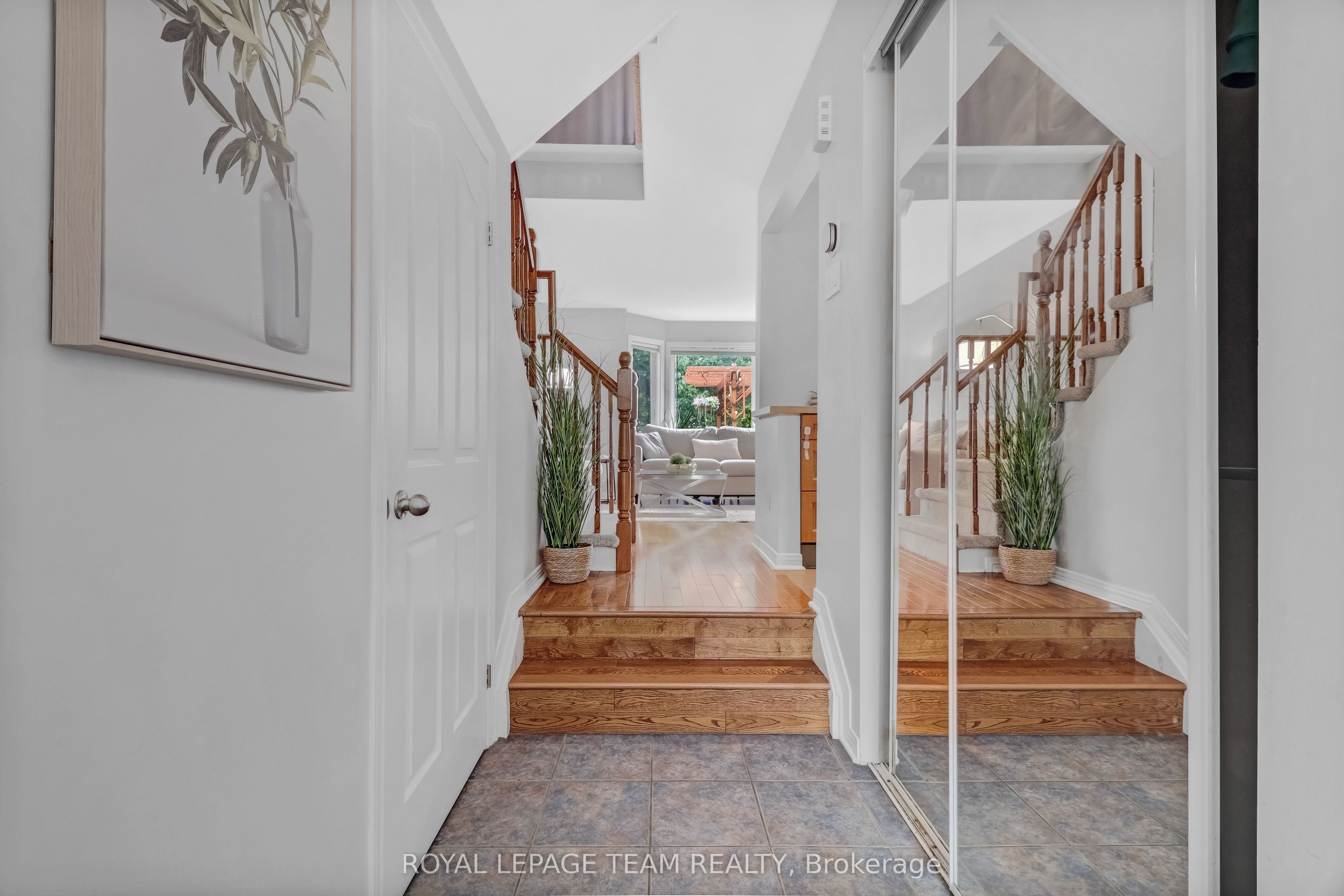 74 Milner Downs Crescent, Kanata, ON K2M 2S5 photo 5