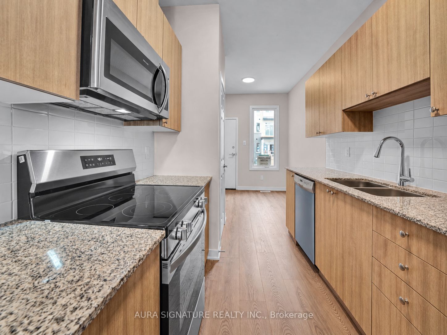 820 Utopie Private, Orleans - Convent Glen and Area, ON K1W 0Y4 photo 4
