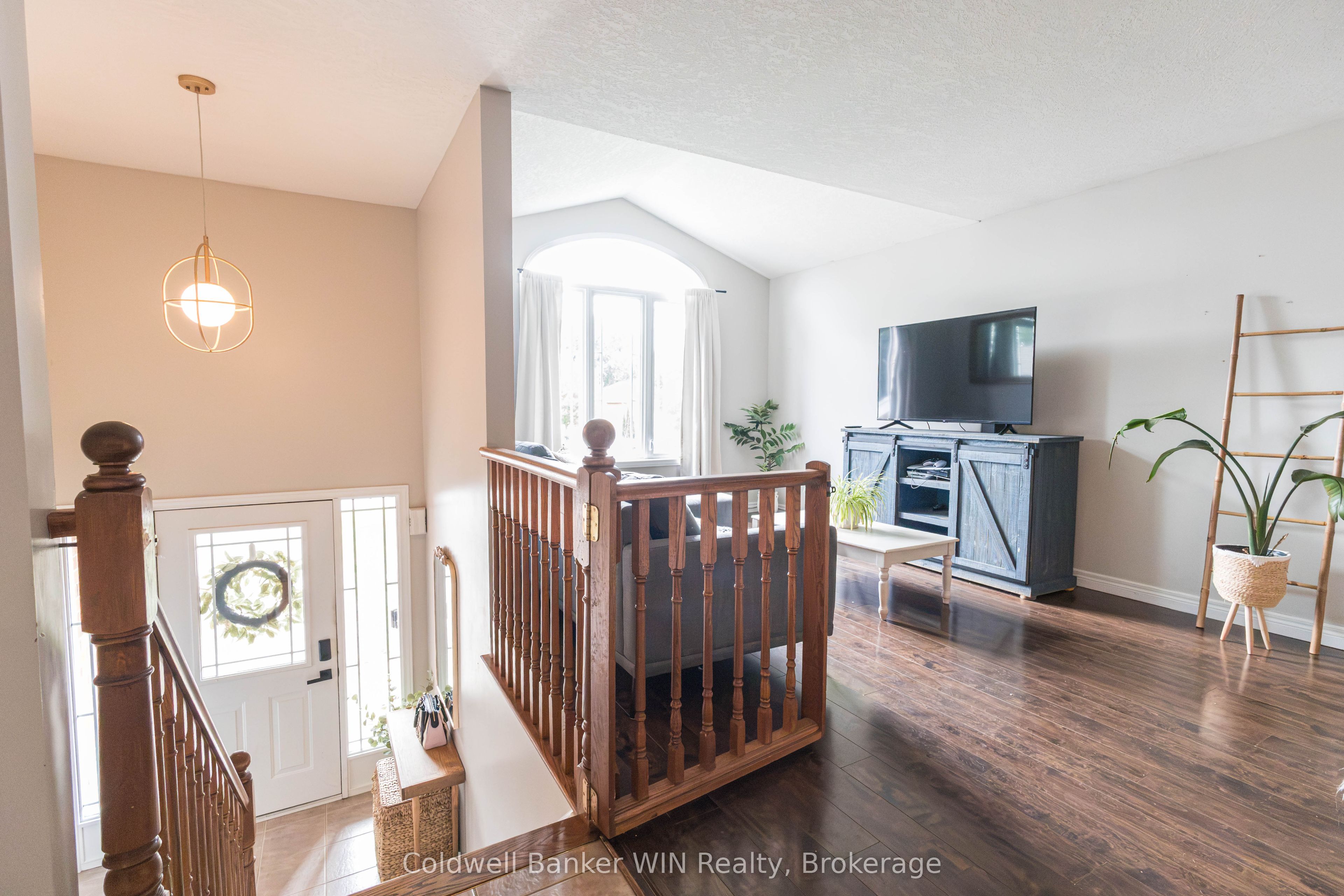 114 Bellamy Crescent, Centre Wellington, ON N1M 3S6 photo 5