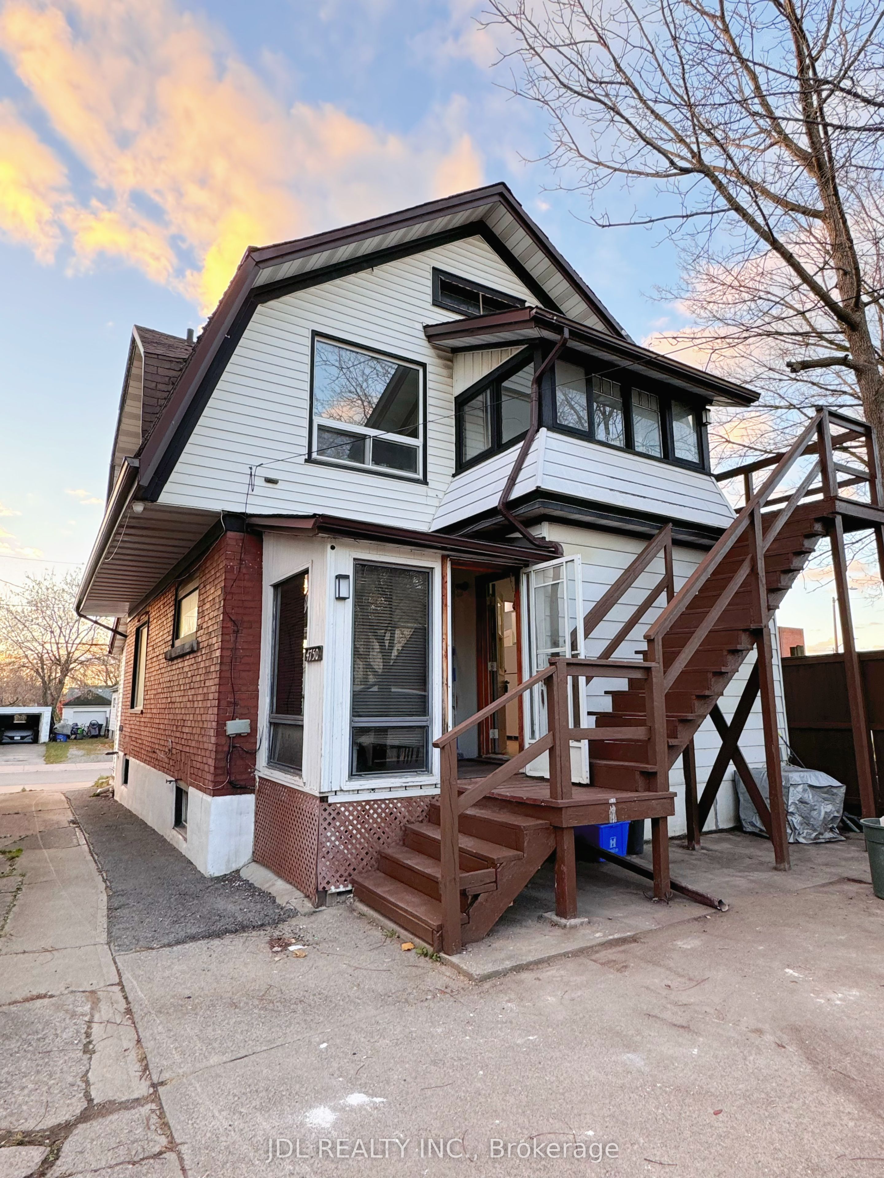 4750 Saint Lawrence Avenue Main, Niagara Falls, ON L2E 3X9 photo 2