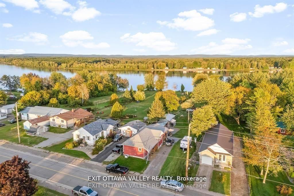 44 Lacroix Bay Road, Whitewater Region, ON K0J 2L0 photo 3