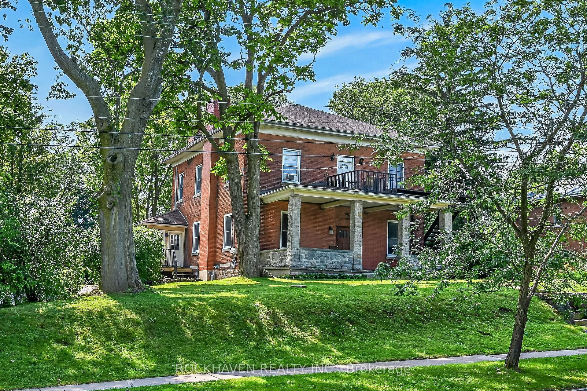 15 St David Street W, Thorold, ON L2V 2L1