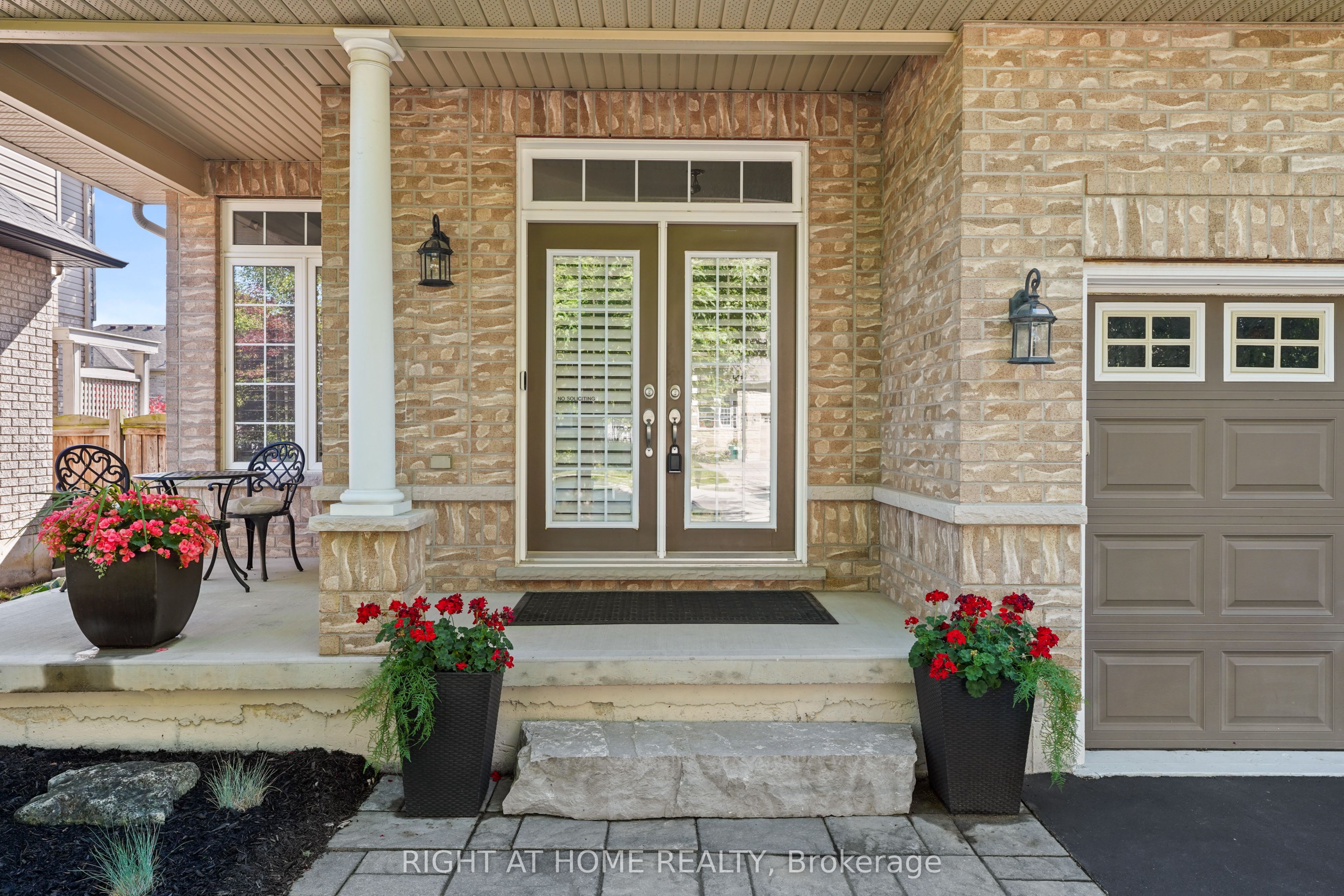 87 Newcombe Road N, Hamilton, ON L9H 0A6 photo 4