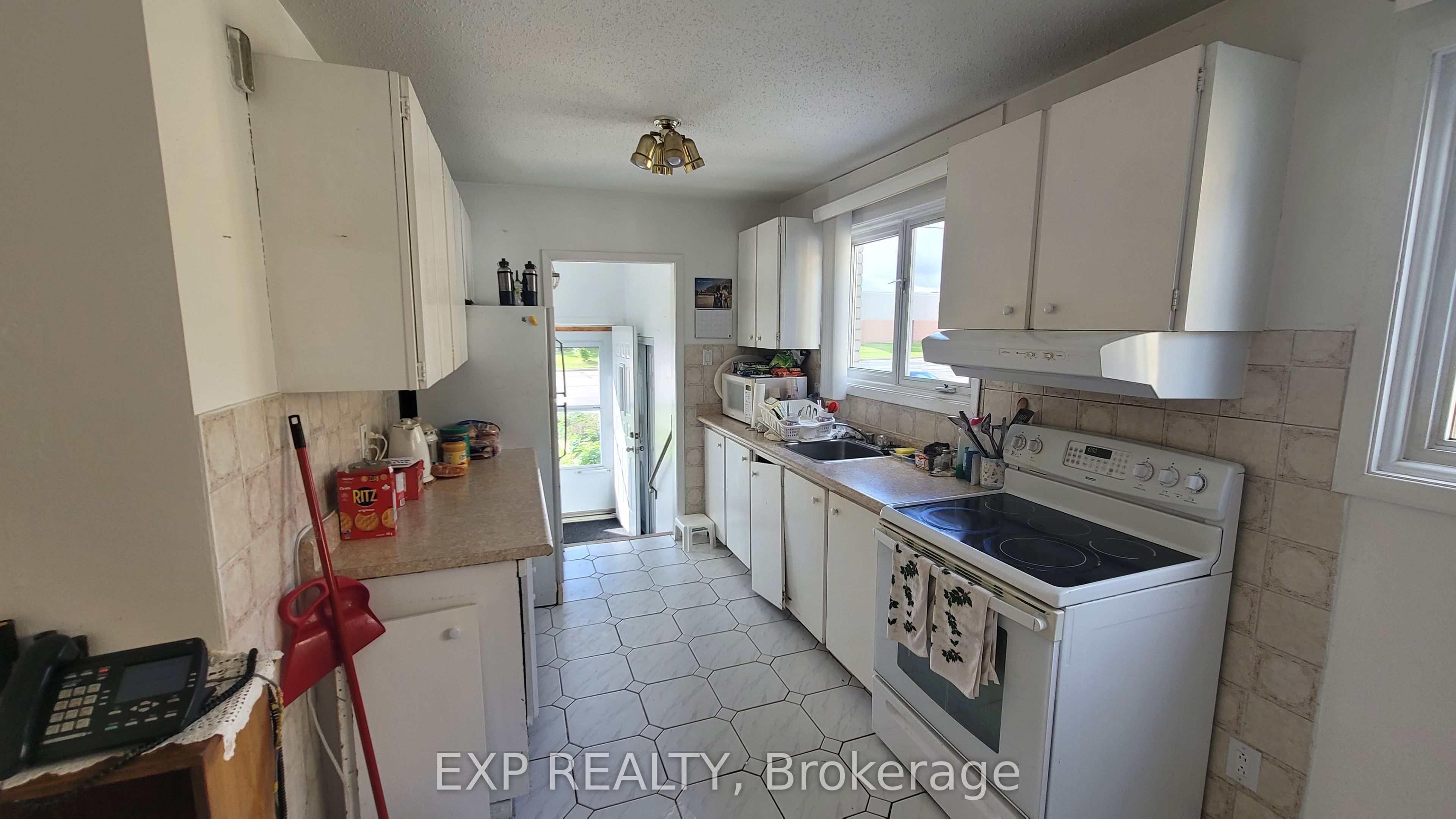 1747 Heron Road, Alta Vista and Area, ON K1V 6A2 photo 3