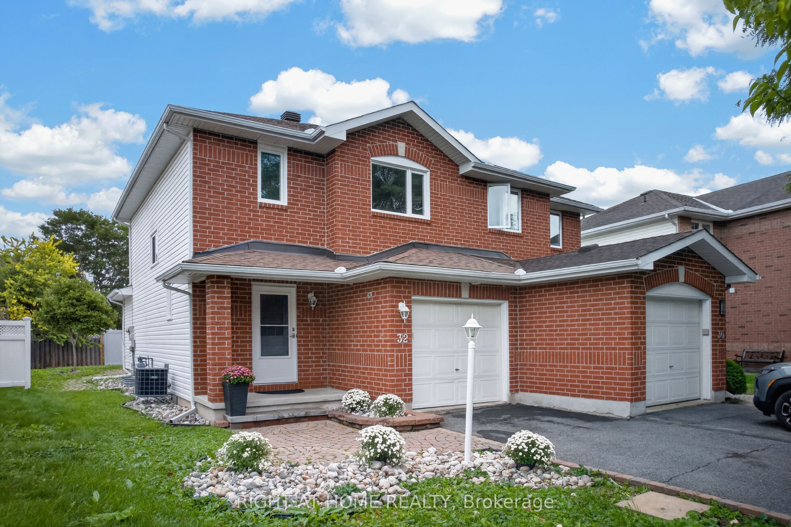32 Saffron Court, Barrhaven, ON K2J 4R7 photo 3