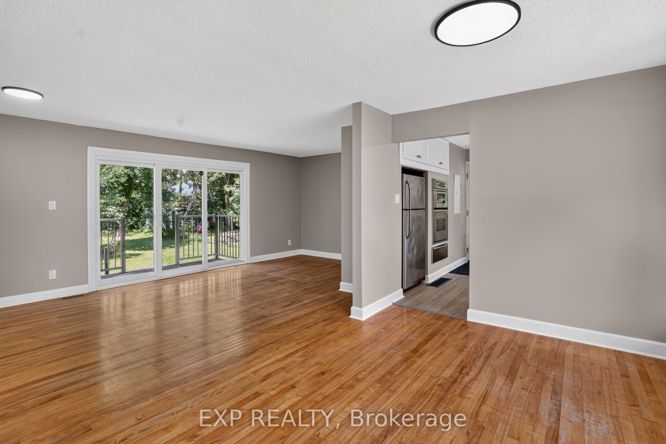 137 Grenfell Crescent, Tanglewood - Grenfell Glen - Pineglen, ON K2G 0G6 photo 3