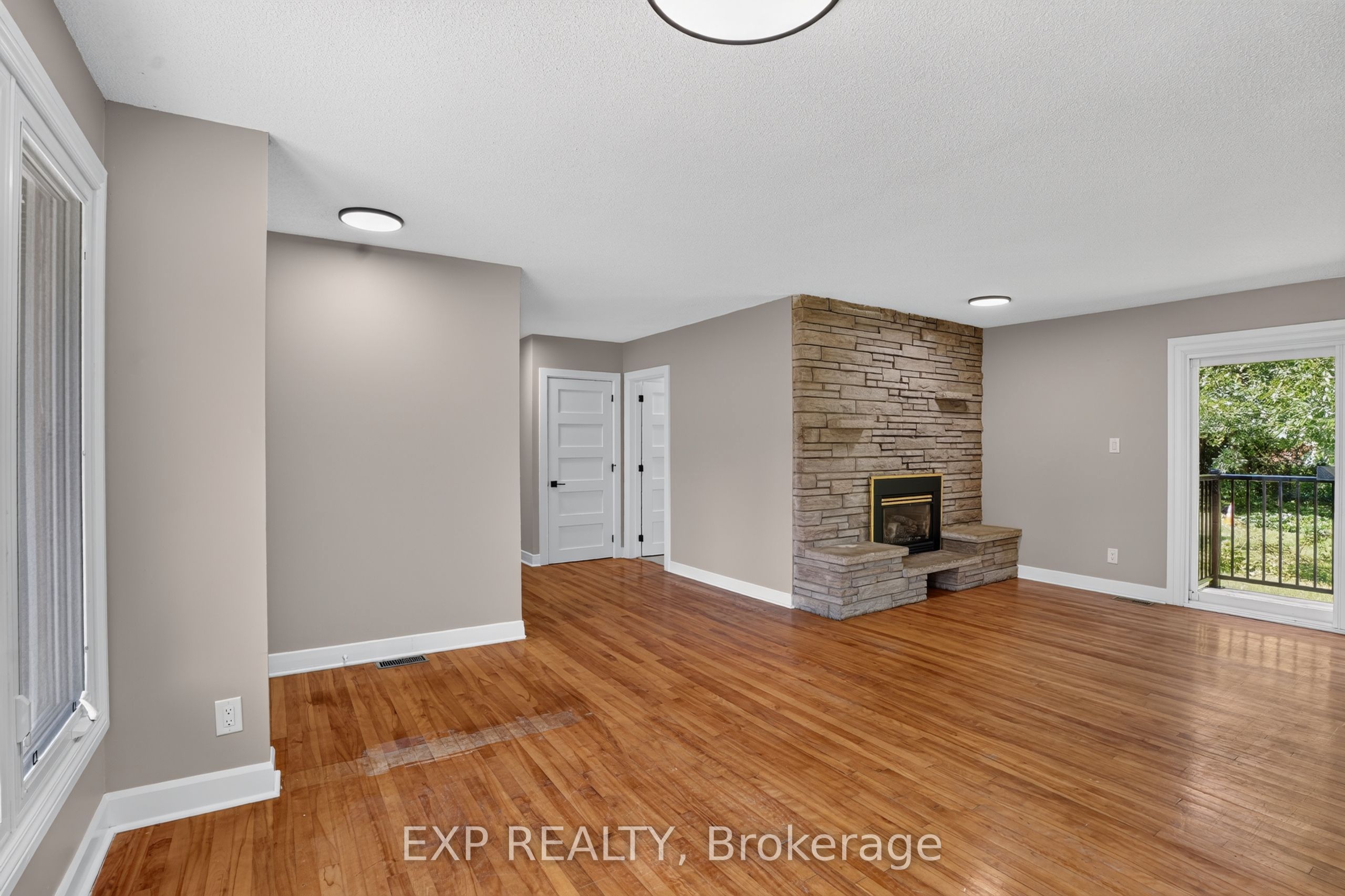 137 Grenfell Crescent, Tanglewood - Grenfell Glen - Pineglen, ON K2G 0G6 photo 5