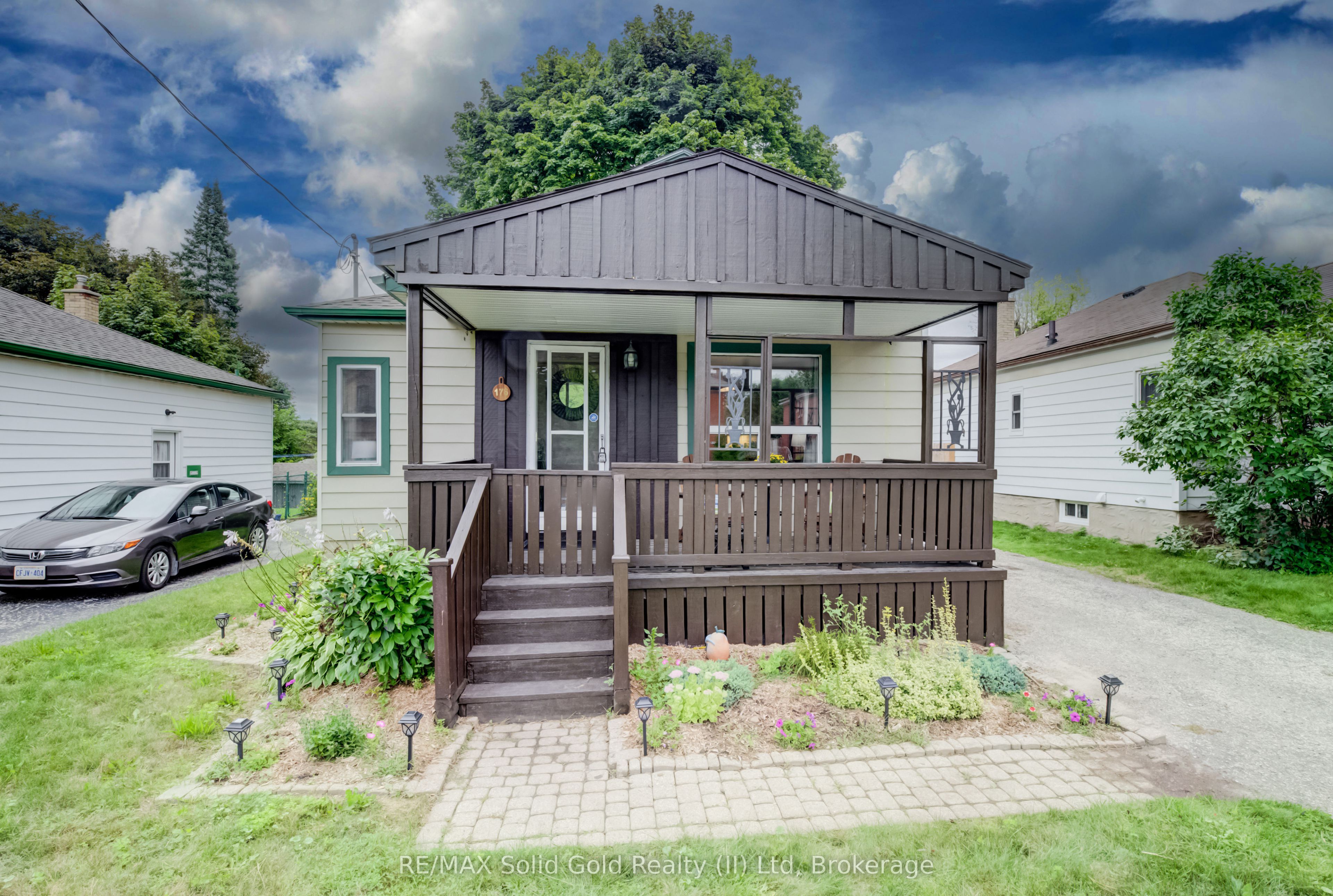 176 Edwin Street, Kitchener, ON N2H 4P2 photo 2