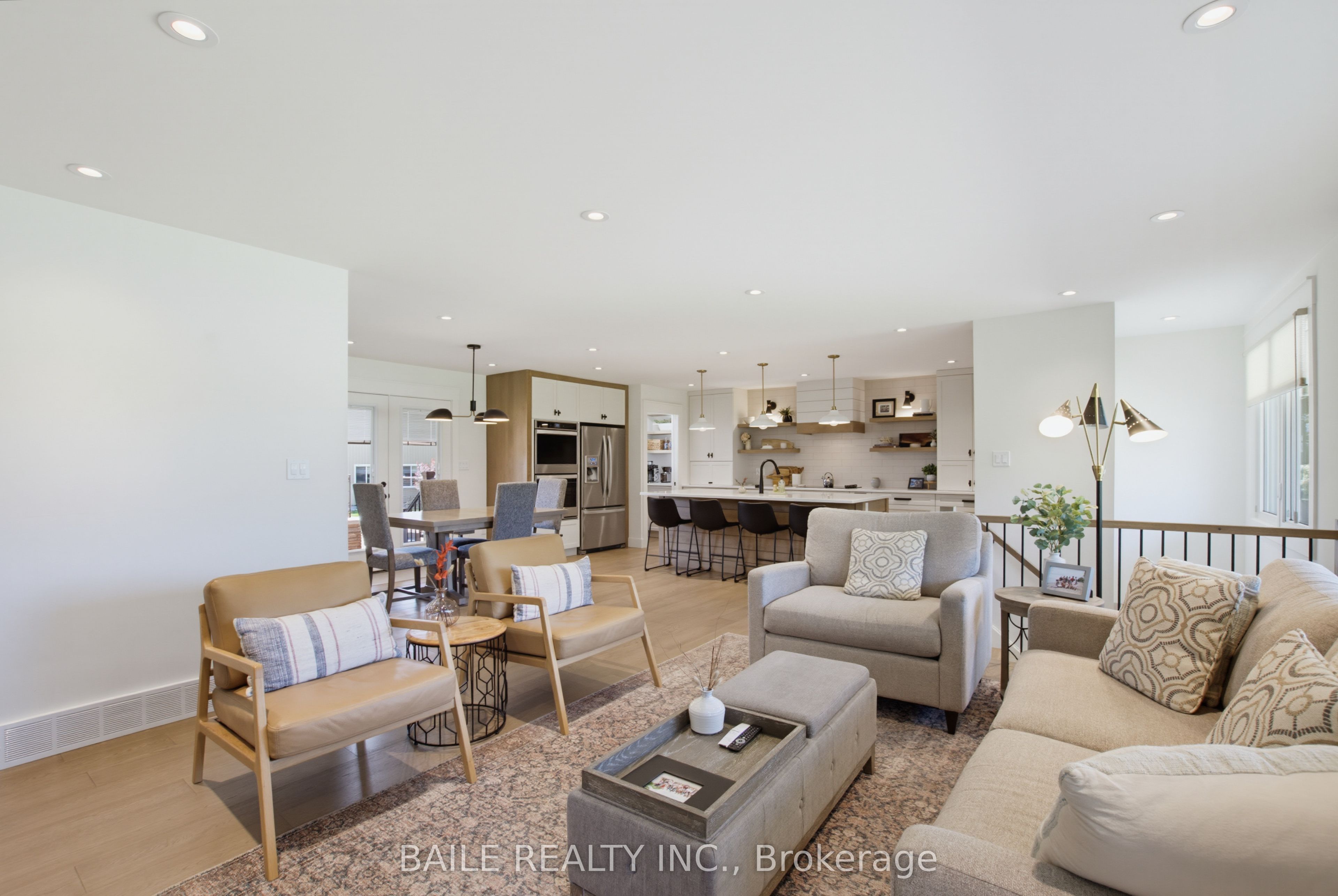 6725 Churchill Line, Brooke-Alvinston, ON N0M 2S0 photo 4