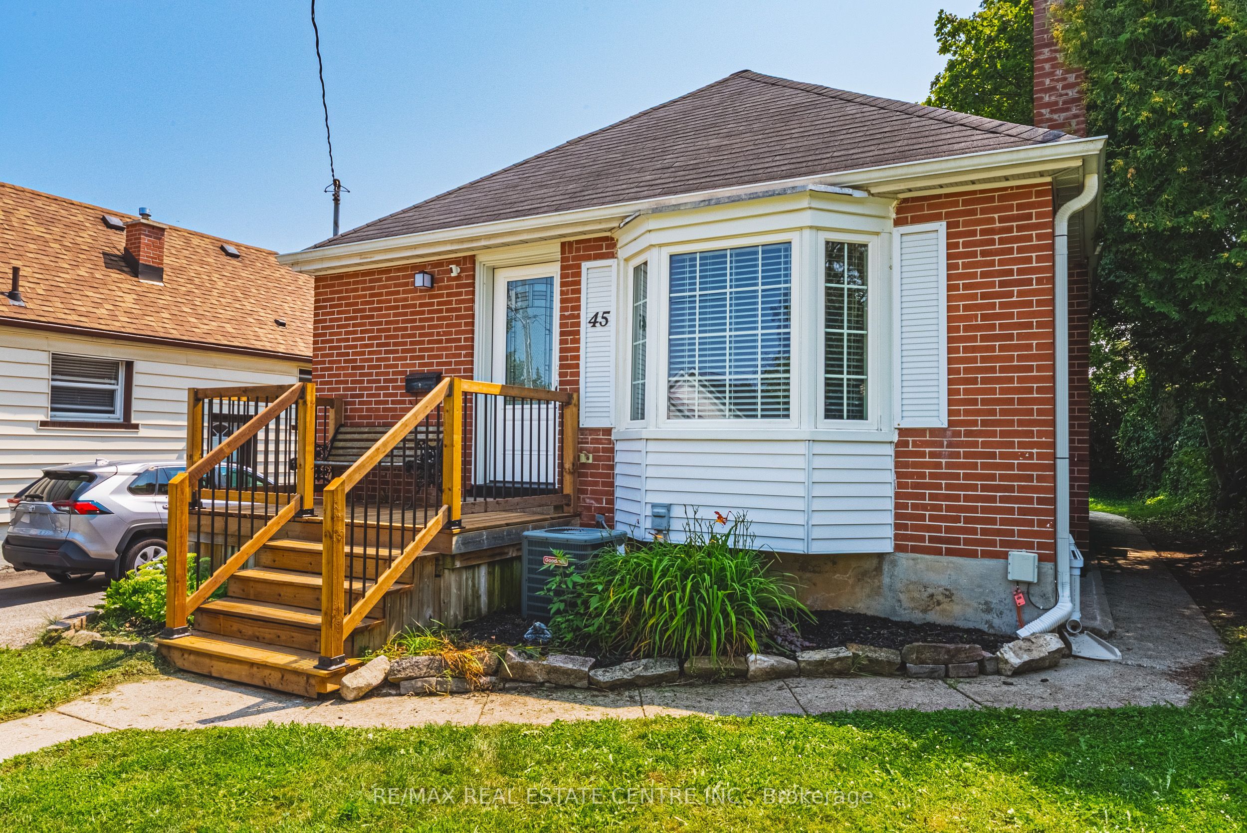 45 Second Avenue, Cambridge, ON N1S 2C2 photo 3