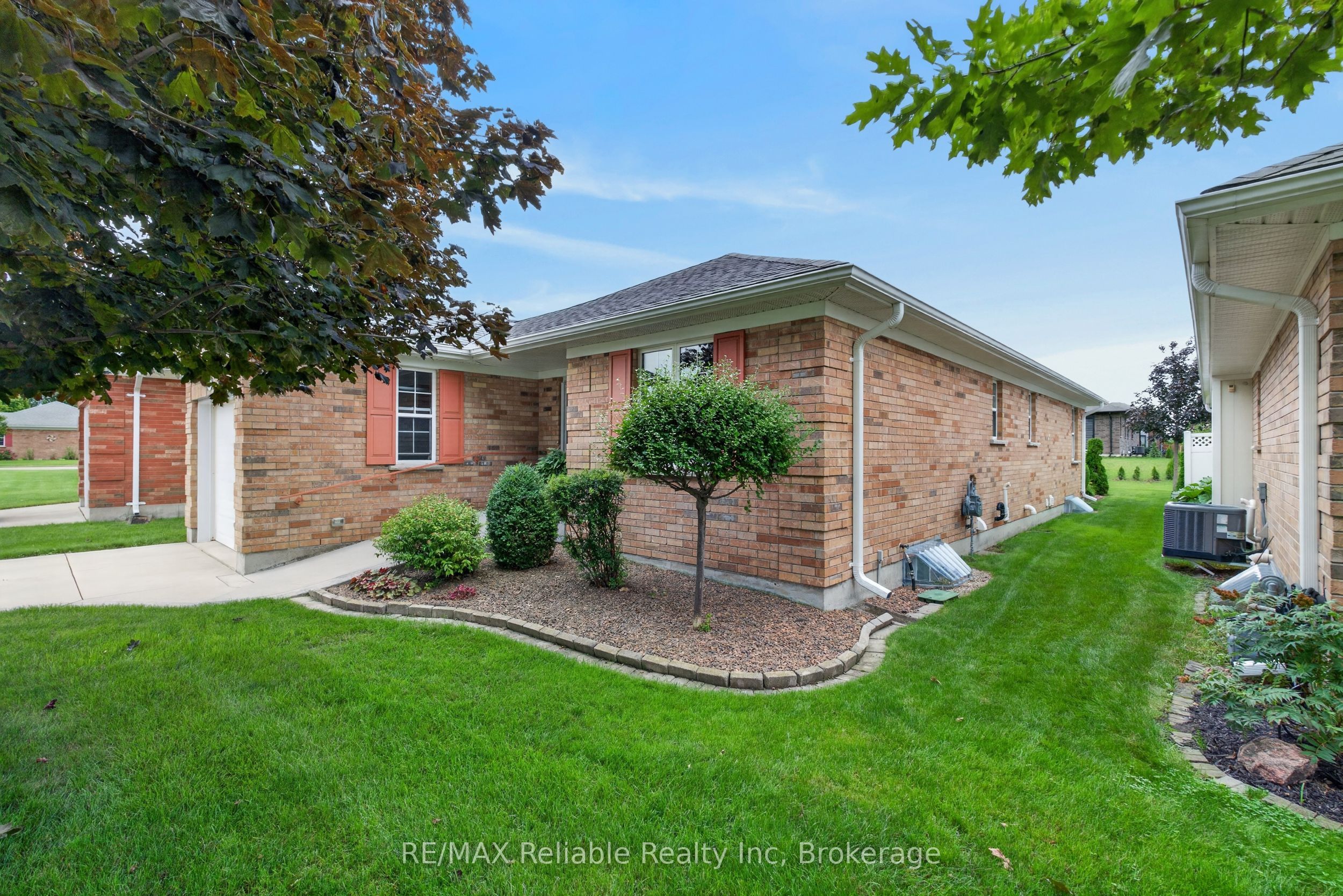 217 Bethune Crescent, Goderich, ON N7A 4M7 photo 2