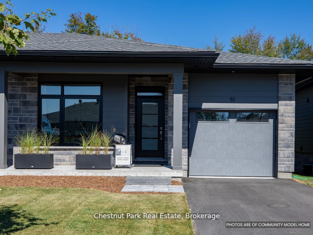 18 Pine Needle Way, Huntsville, ON P1H 1M3